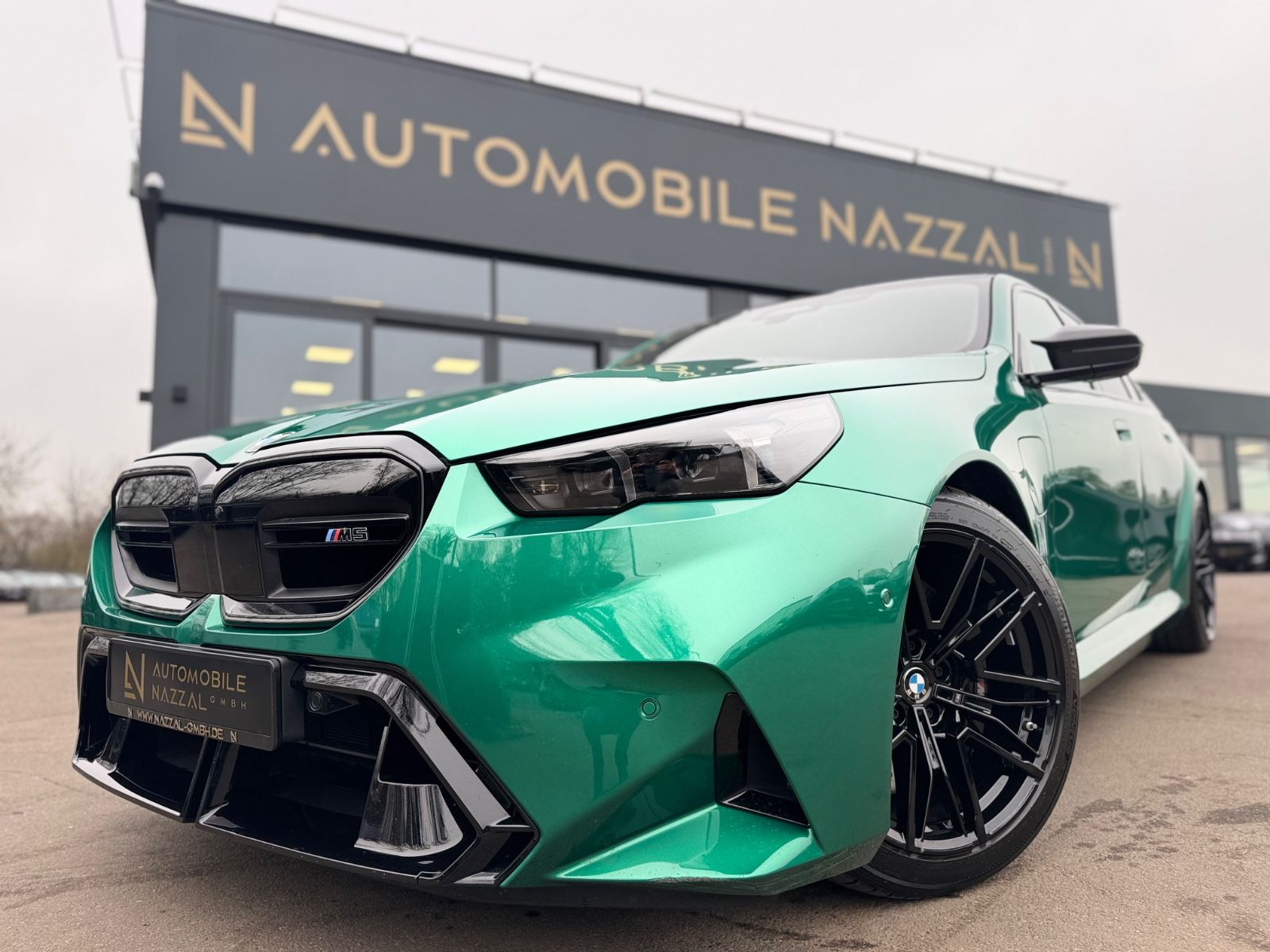 Fahrzeugabbildung BMW M5 LIM*CARBON*ACC*B&W*ON STOCK!*727PS*TRAUM*