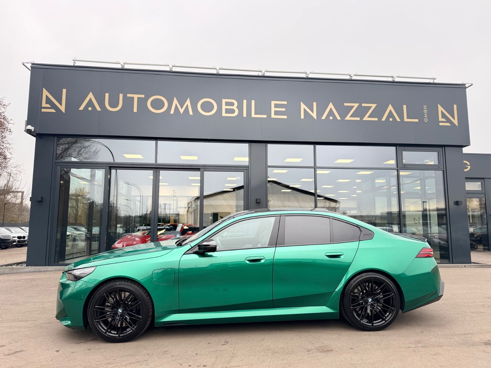 Fahrzeugabbildung BMW M5 LIM*CARBON*ACC*B&W*ON STOCK!*727PS*TRAUM*