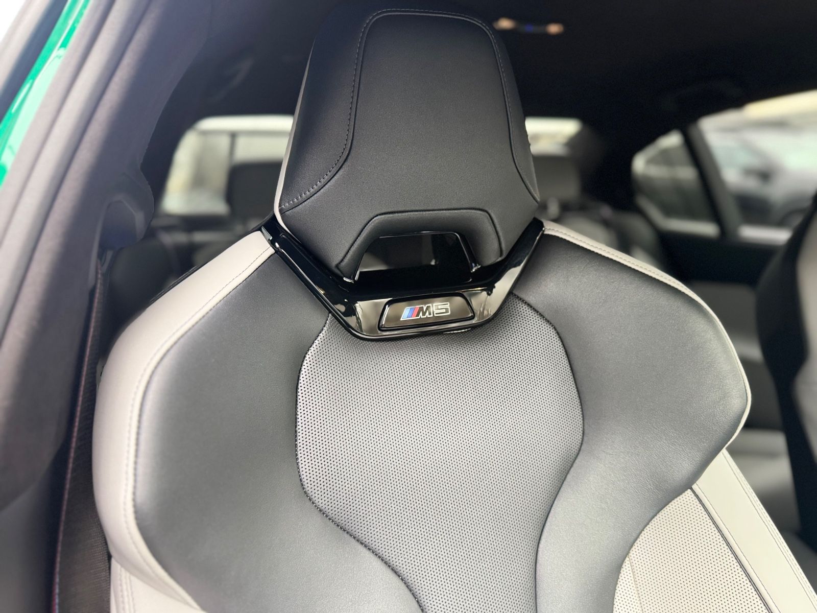 Fahrzeugabbildung BMW M5 LIM*CARBON*ACC*B&W*ON STOCK!*727PS*TRAUM*