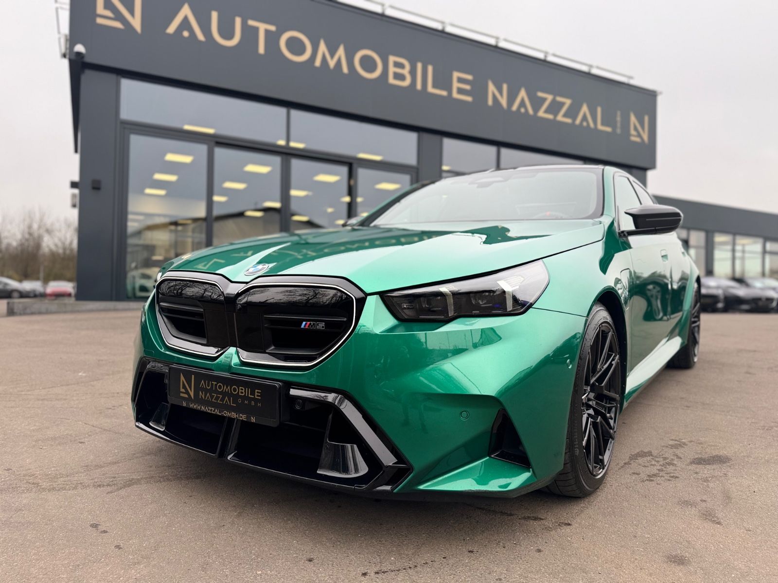 Fahrzeugabbildung BMW M5 LIM*CARBON*ACC*B&W*ON STOCK!*727PS*TRAUM*