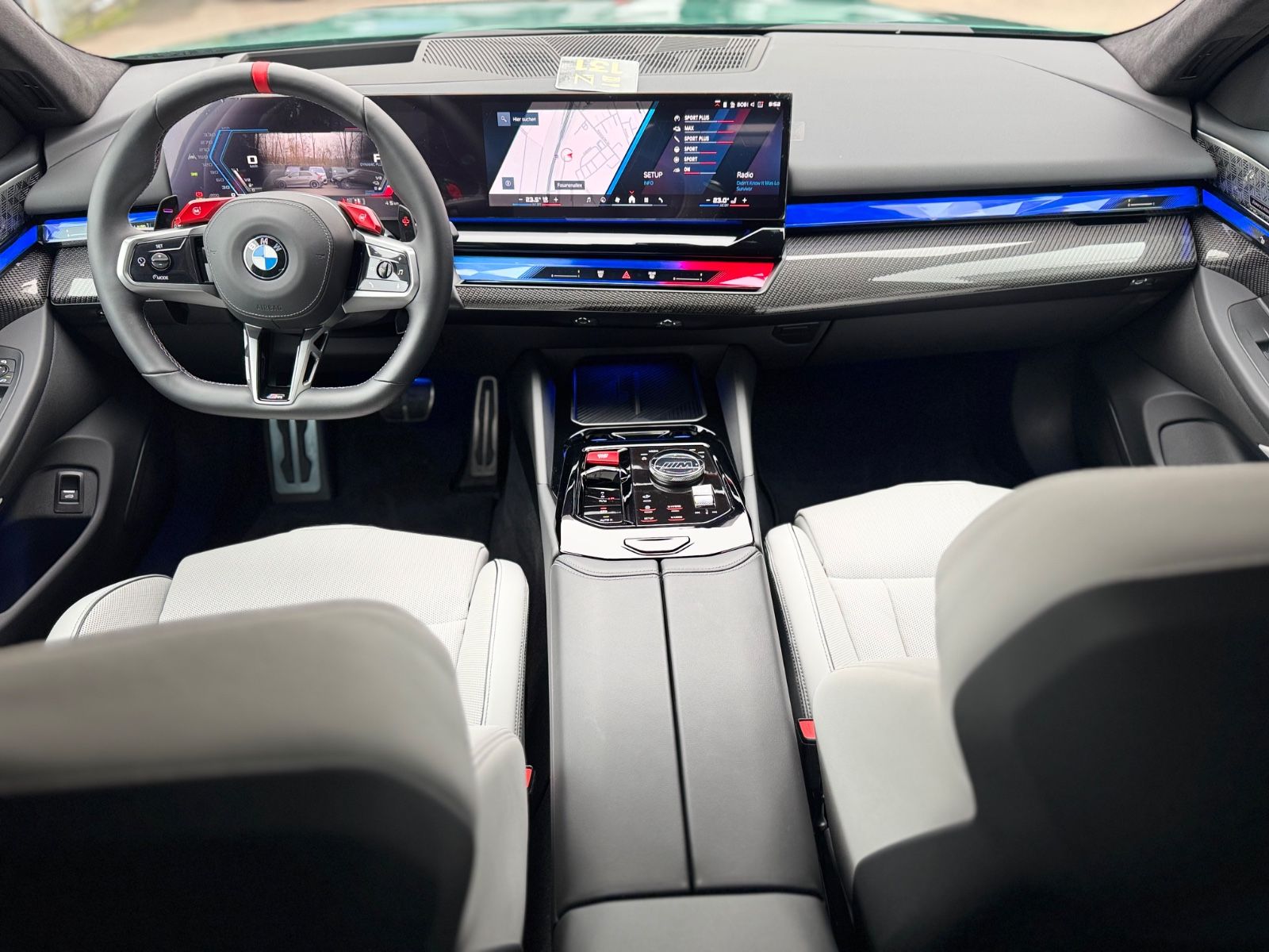 Fahrzeugabbildung BMW M5 LIM*CARBON*ACC*B&W*ON STOCK!*727PS*TRAUM*