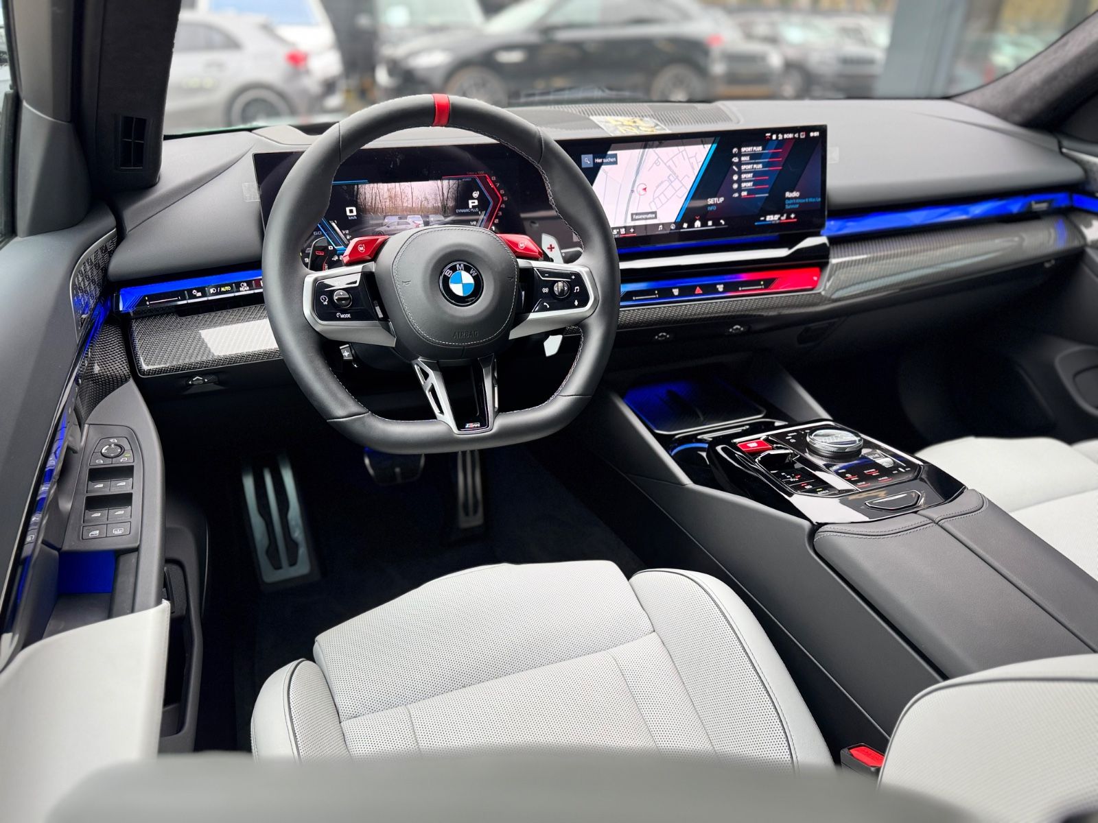 Fahrzeugabbildung BMW M5 LIM*CARBON*ACC*B&W*ON STOCK!*727PS*TRAUM*