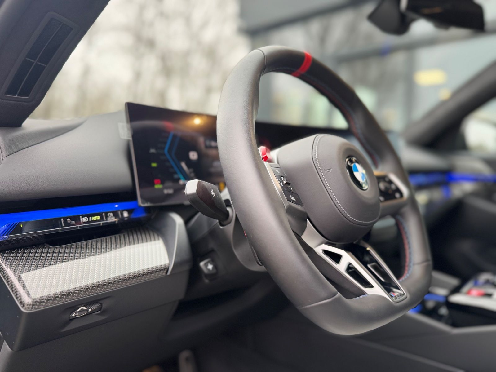 Fahrzeugabbildung BMW M5 LIM*CARBON*ACC*B&W*ON STOCK!*727PS*TRAUM*