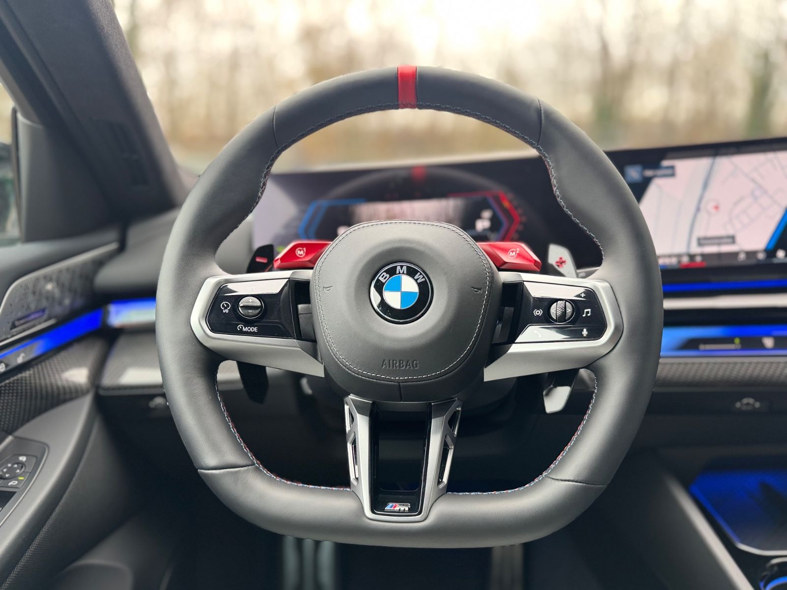 Fahrzeugabbildung BMW M5 LIM*CARBON*ACC*B&W*ON STOCK!*727PS*TRAUM*