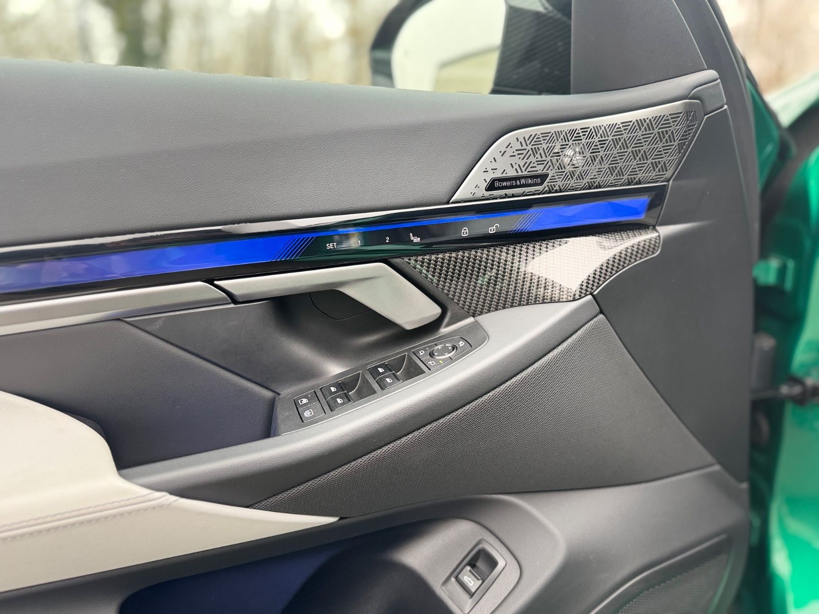 Fahrzeugabbildung BMW M5 LIM*CARBON*ACC*B&W*ON STOCK!*727PS*TRAUM*