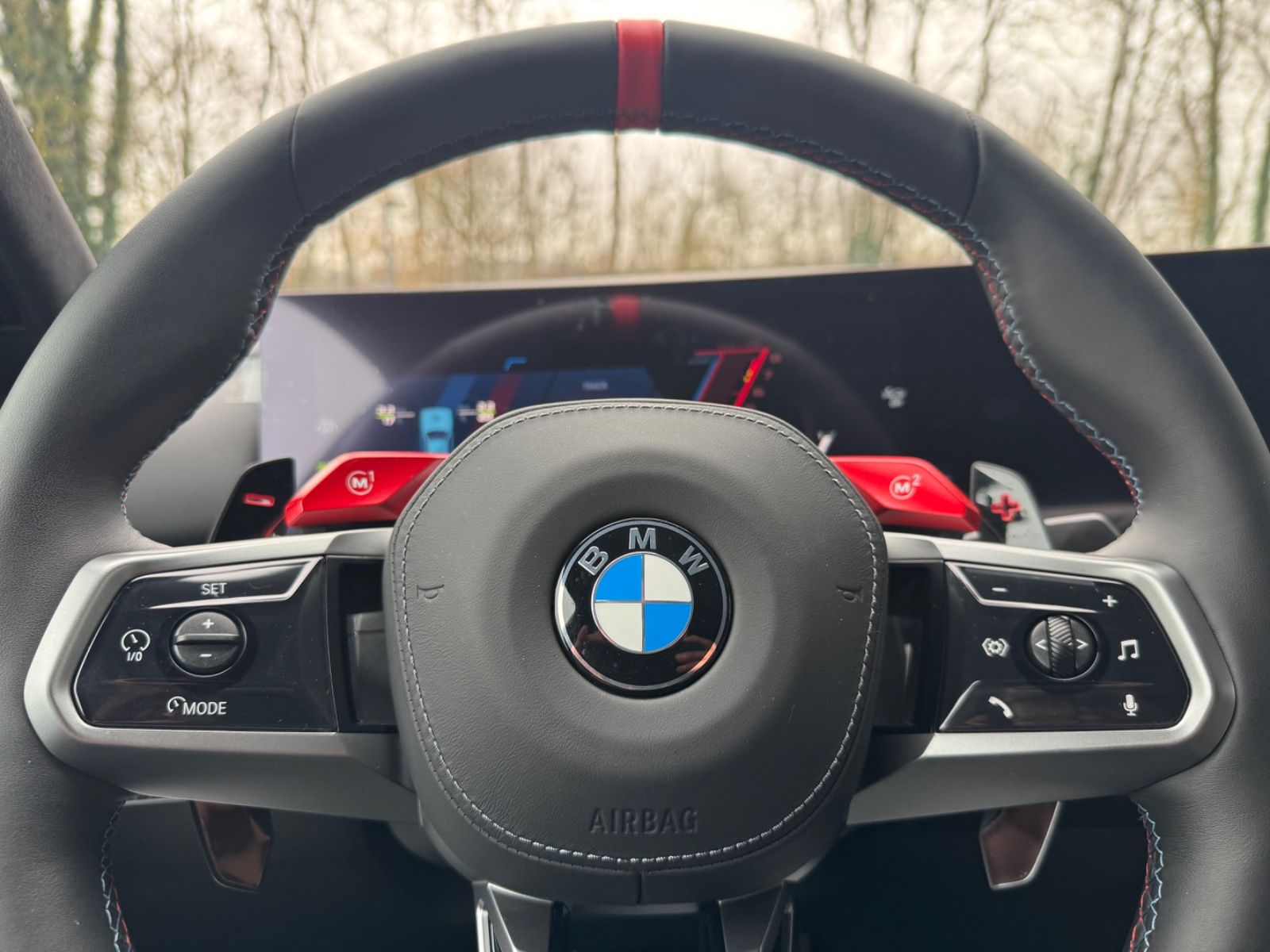 Fahrzeugabbildung BMW M5 LIM*CARBON*ACC*B&W*ON STOCK!*727PS*TRAUM*