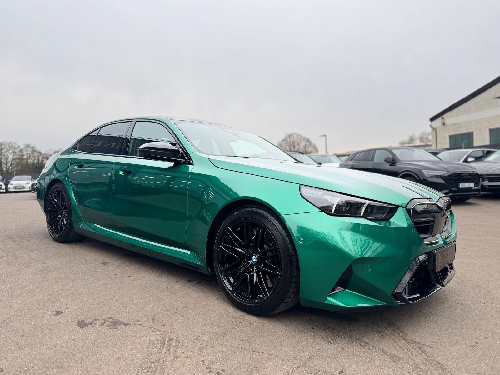 Fahrzeugabbildung BMW M5 LIM*CARBON*ACC*B&W*ON STOCK!*727PS*TRAUM*