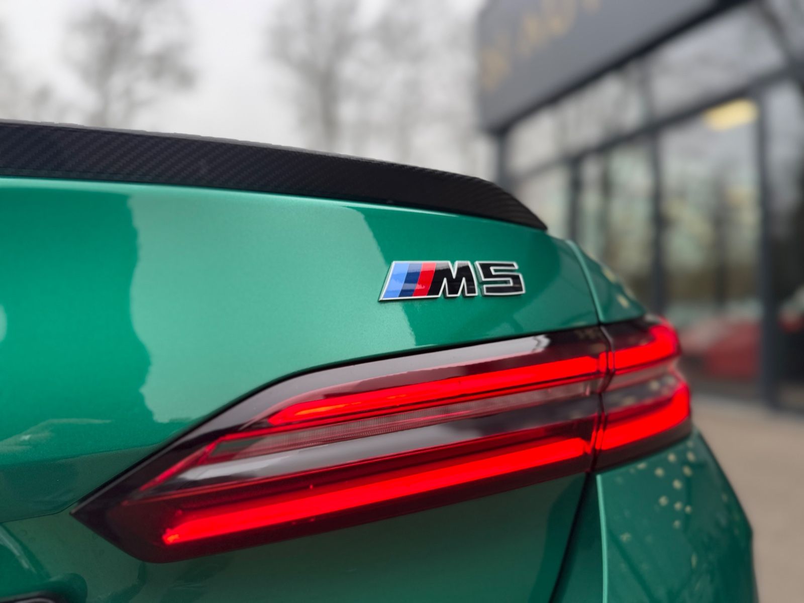 Fahrzeugabbildung BMW M5 LIM*CARBON*ACC*B&W*ON STOCK!*727PS*TRAUM*