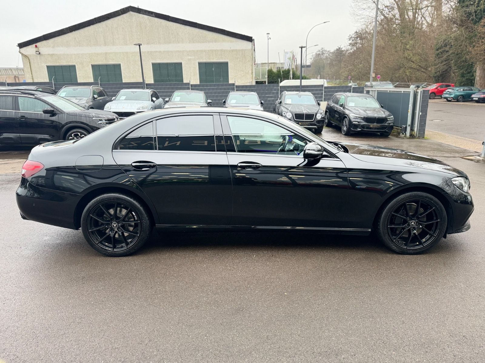 Fahrzeugabbildung Mercedes-Benz E300de*FACELIFT*LED-MULTIBEAM*MB-GARANTIE*