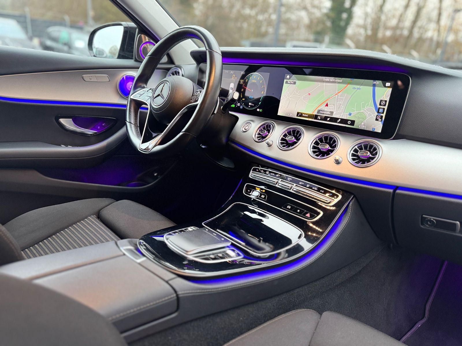 Fahrzeugabbildung Mercedes-Benz E300de*FACELIFT*LED-MULTIBEAM*MB-GARANTIE*