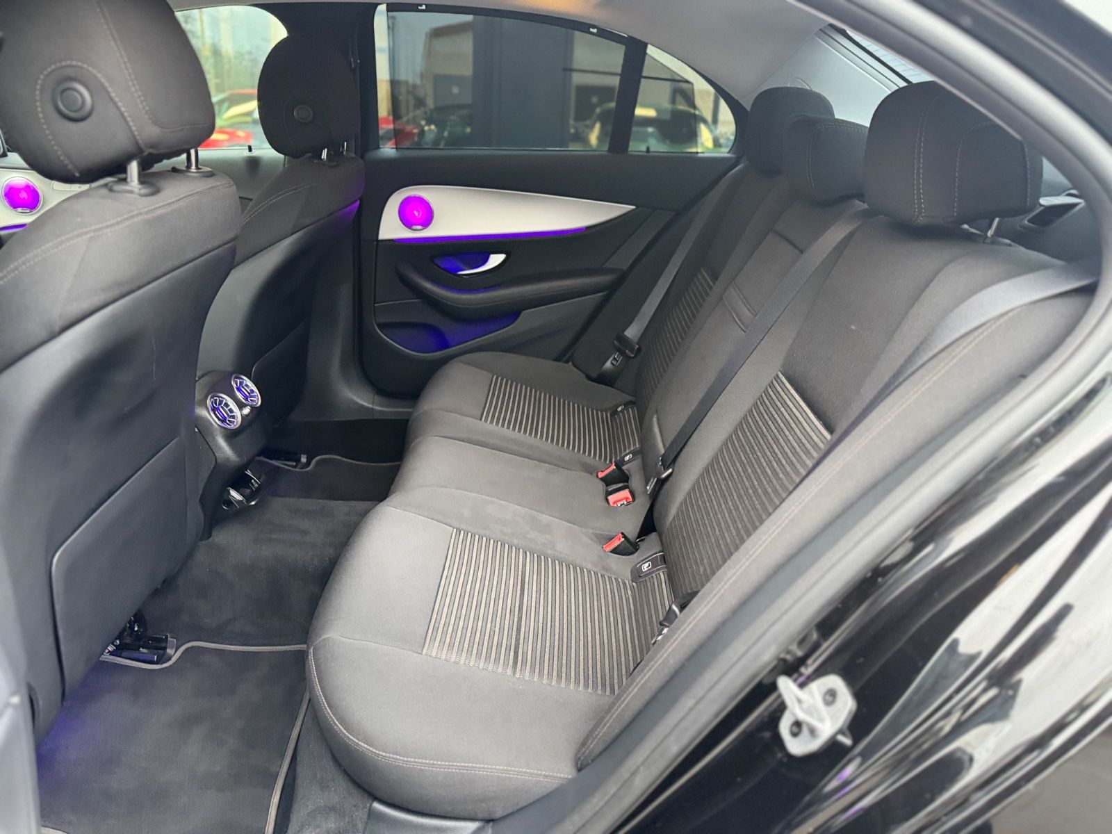 Fahrzeugabbildung Mercedes-Benz E300de*FACELIFT*LED-MULTIBEAM*MB-GARANTIE*