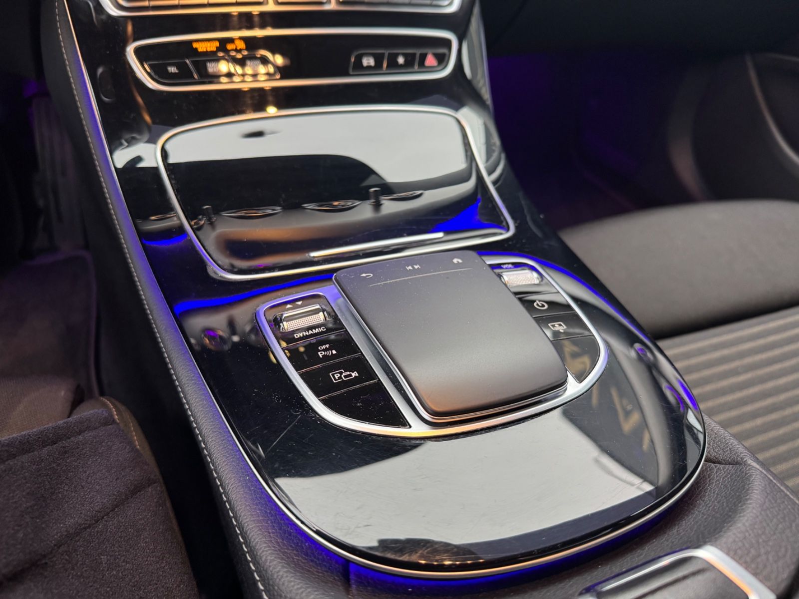 Fahrzeugabbildung Mercedes-Benz E300de*FACELIFT*LED-MULTIBEAM*MB-GARANTIE*