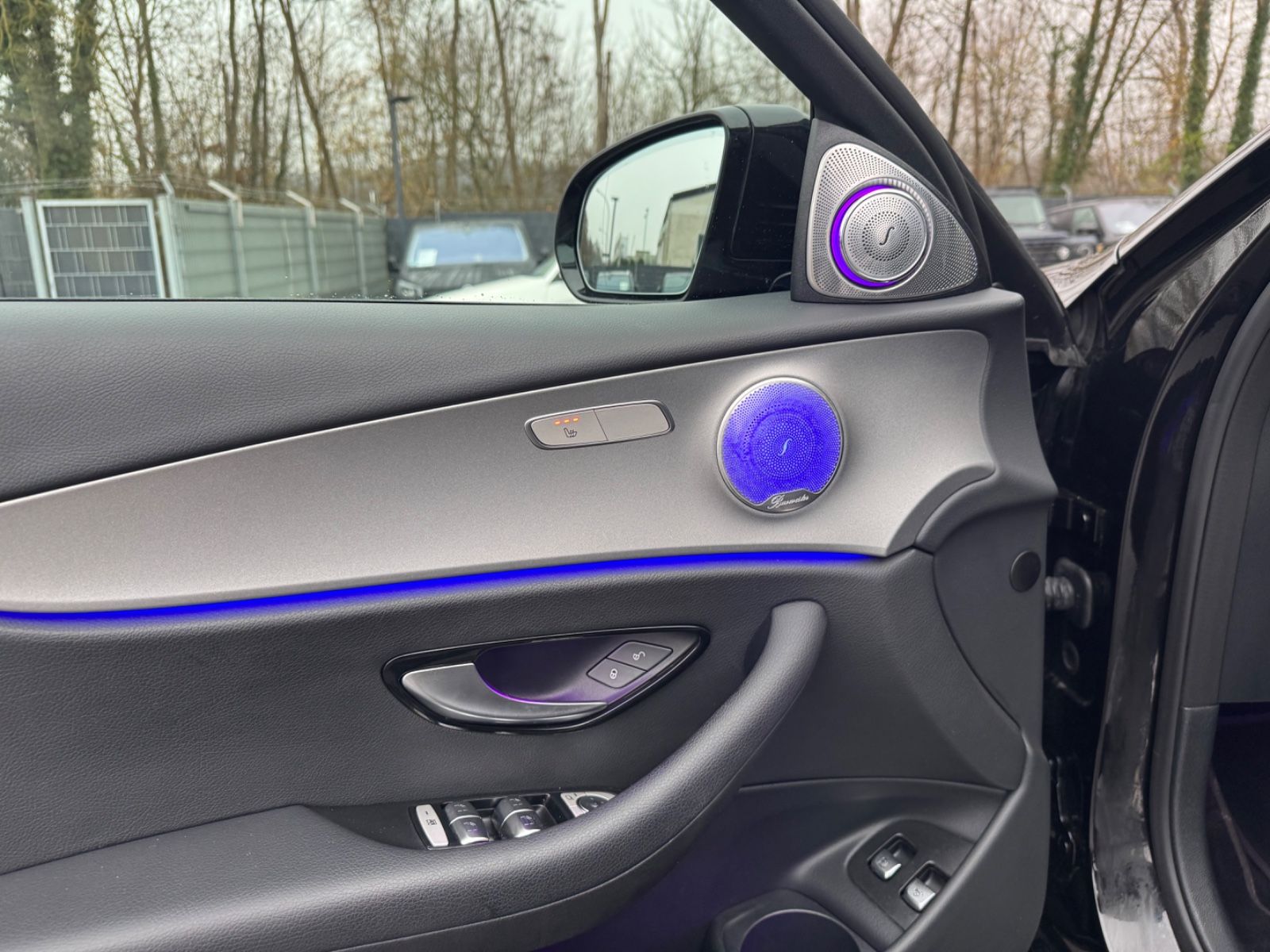 Fahrzeugabbildung Mercedes-Benz E300de*FACELIFT*LED-MULTIBEAM*MB-GARANTIE*