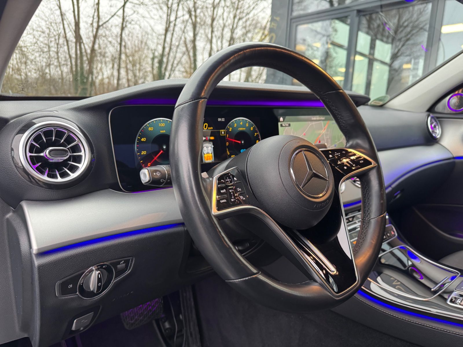 Fahrzeugabbildung Mercedes-Benz E300de*FACELIFT*LED-MULTIBEAM*MB-GARANTIE*