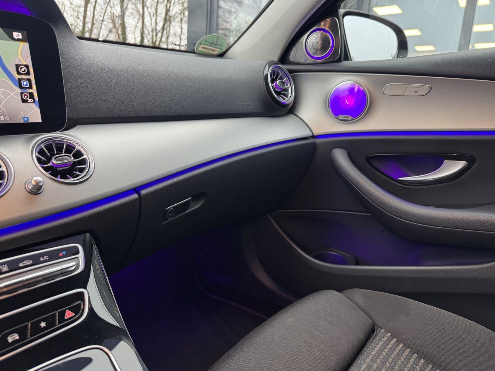 Fahrzeugabbildung Mercedes-Benz E300de*FACELIFT*LED-MULTIBEAM*MB-GARANTIE*