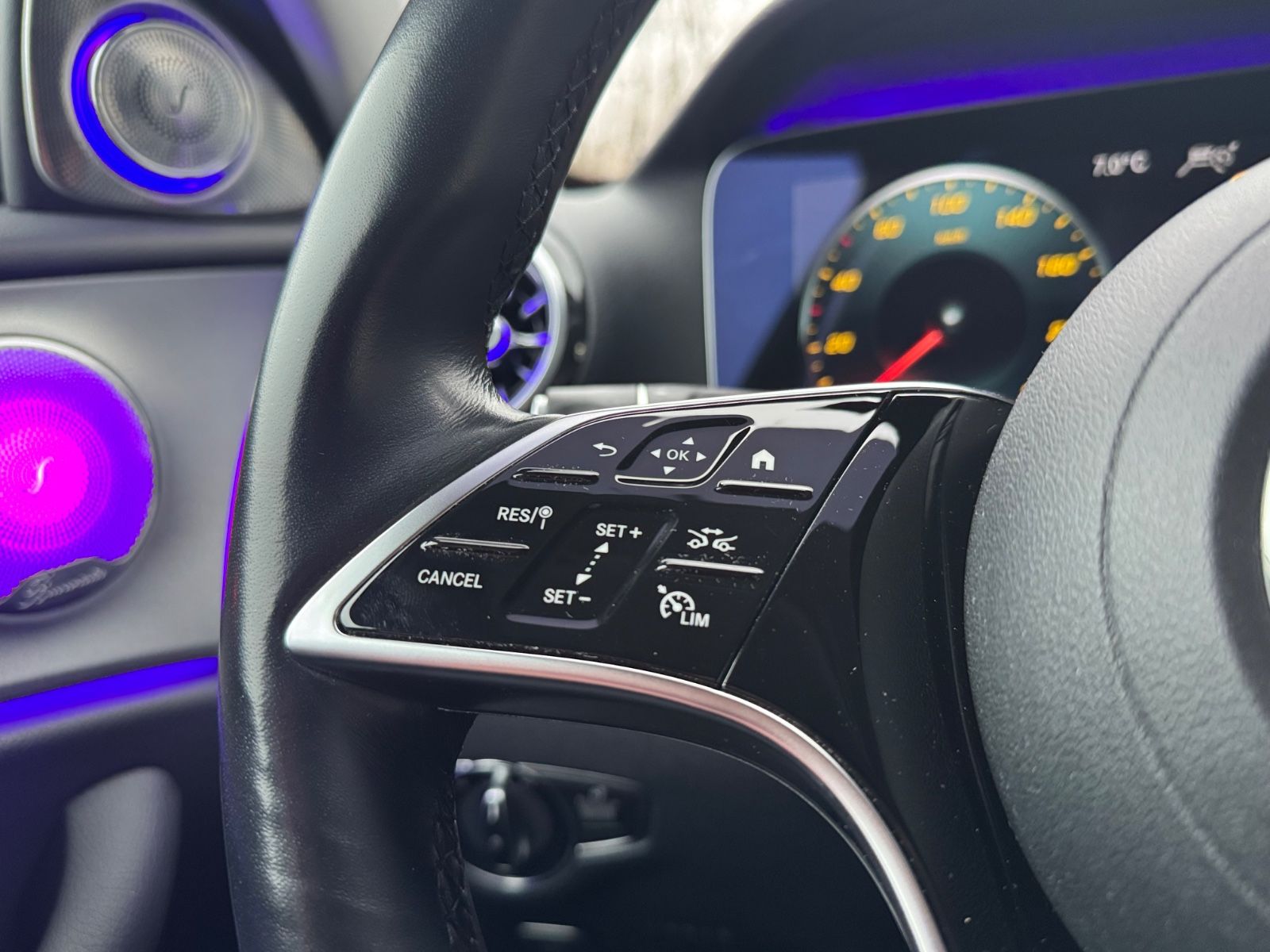 Fahrzeugabbildung Mercedes-Benz E300de*FACELIFT*LED-MULTIBEAM*MB-GARANTIE*