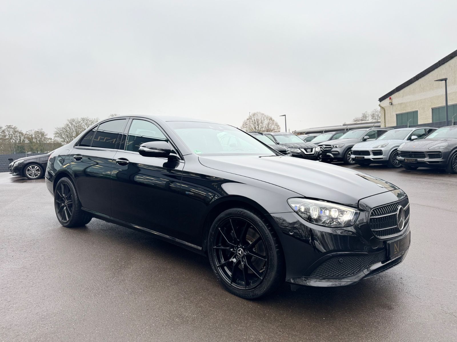 Fahrzeugabbildung Mercedes-Benz E300de*FACELIFT*LED-MULTIBEAM*MB-GARANTIE*