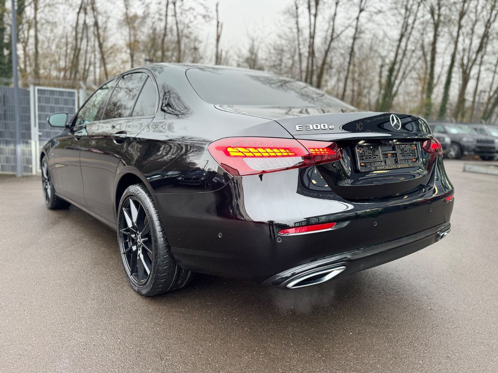 Fahrzeugabbildung Mercedes-Benz E300de*FACELIFT*LED-MULTIBEAM*MB-GARANTIE*