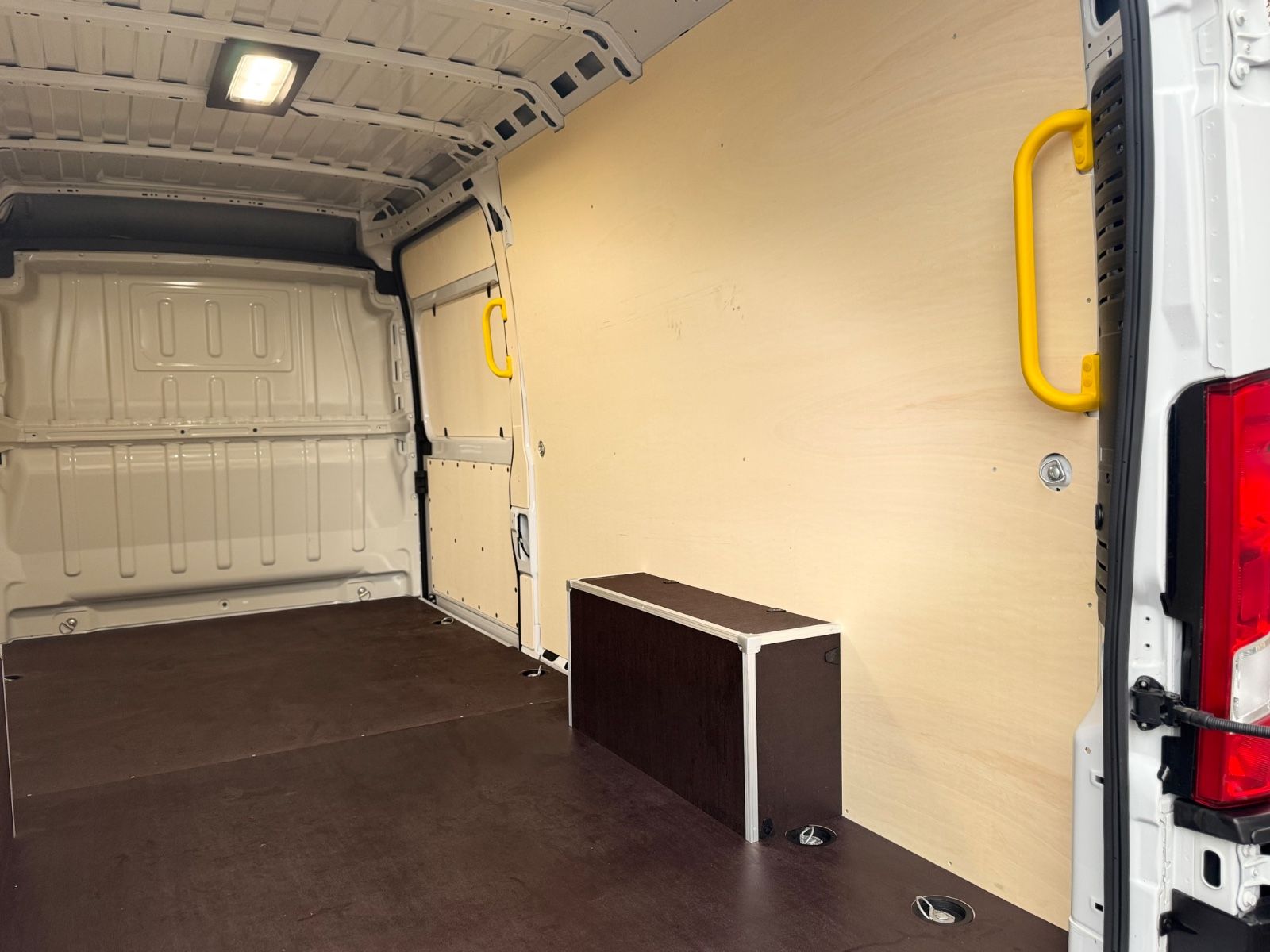 Fahrzeugabbildung Peugeot BOXER KASTEN L4H2 HEAVY BLUE HDi 180*LED*NAVI*