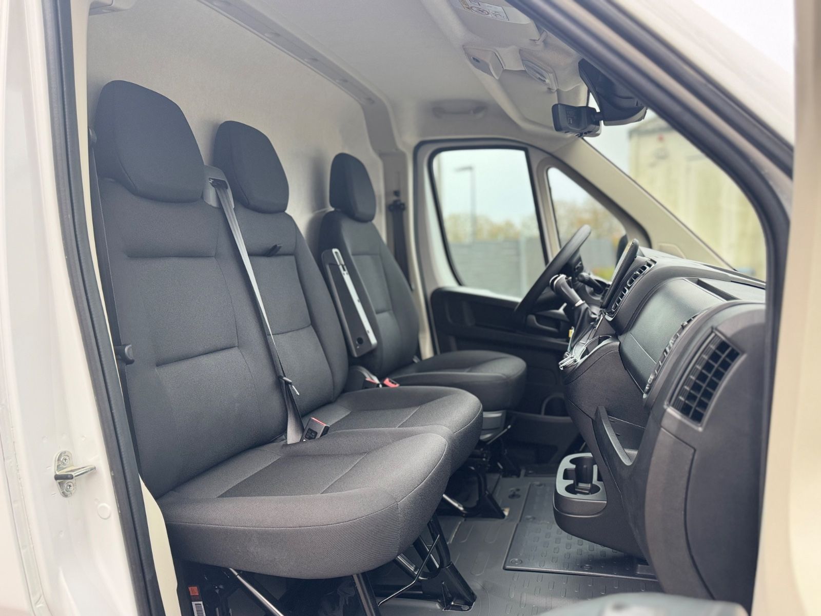 Fahrzeugabbildung Peugeot BOXER KASTEN L4H2 HEAVY BLUE HDi 180*LED*NAVI*