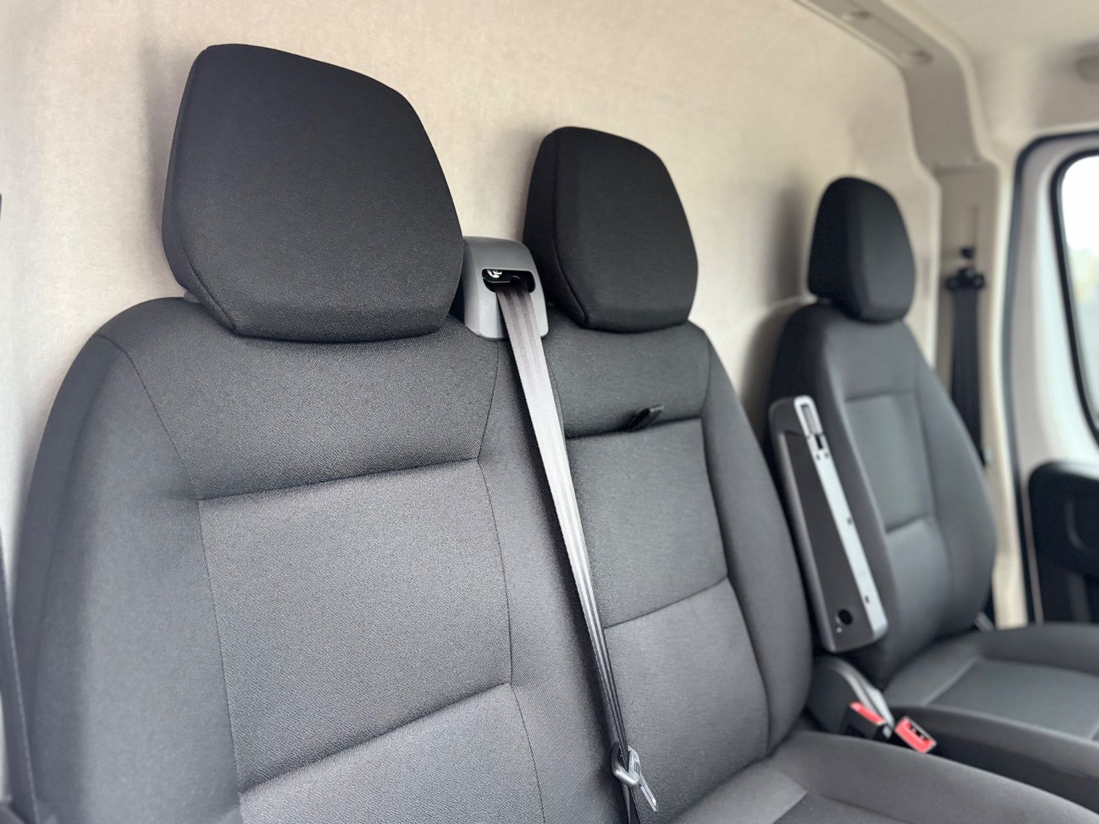 Fahrzeugabbildung Peugeot BOXER KASTEN L4H2 HEAVY BLUE HDi 180*LED*NAVI*