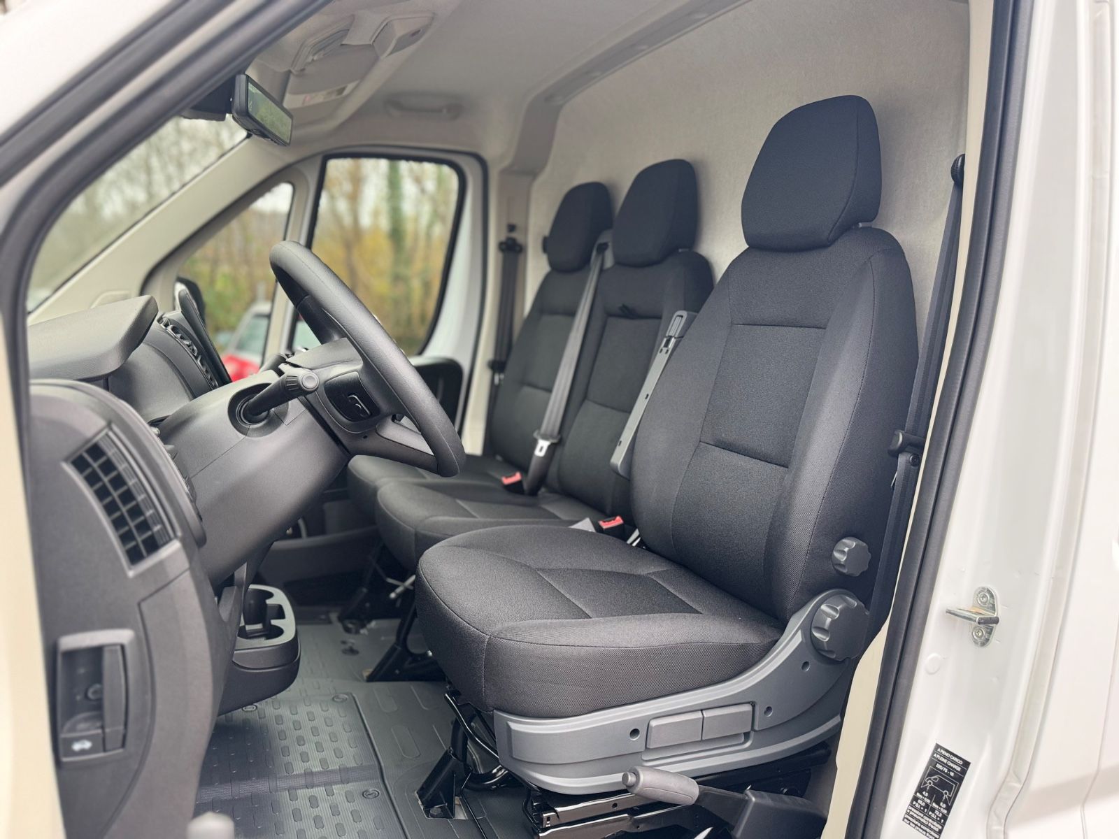 Fahrzeugabbildung Peugeot BOXER KASTEN L4H2 HEAVY BLUE HDi 180*LED*NAVI*