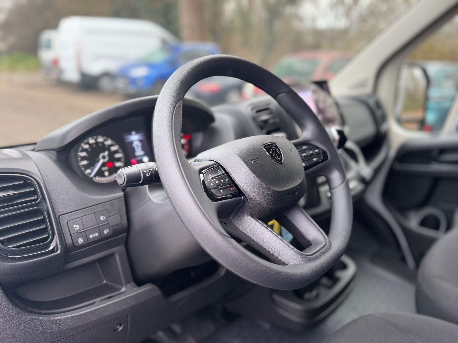 Fahrzeugabbildung Peugeot BOXER KASTEN L4H2 HEAVY BLUE HDi 180*LED*NAVI*