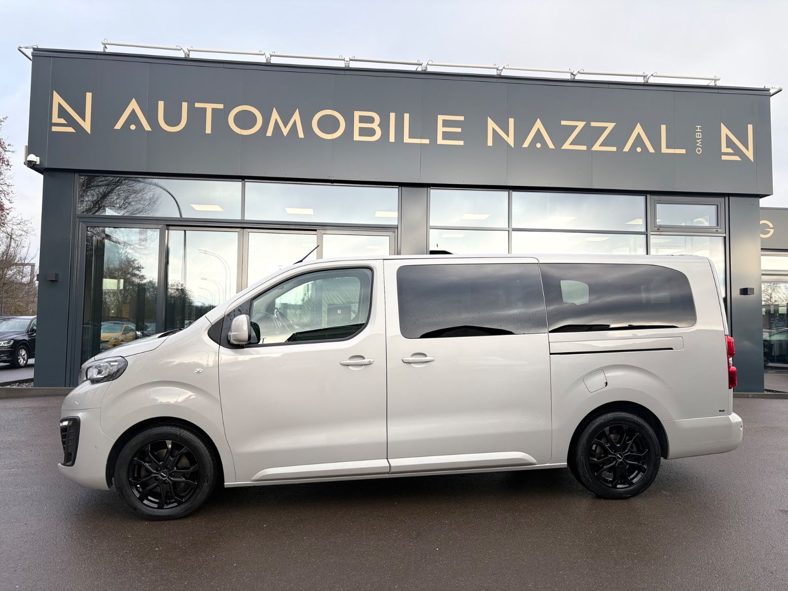 Fahrzeugabbildung Peugeot TRAVELLER HDI L2*8 SITZER*2.HD*KREIDE*2XSCHIEBE*