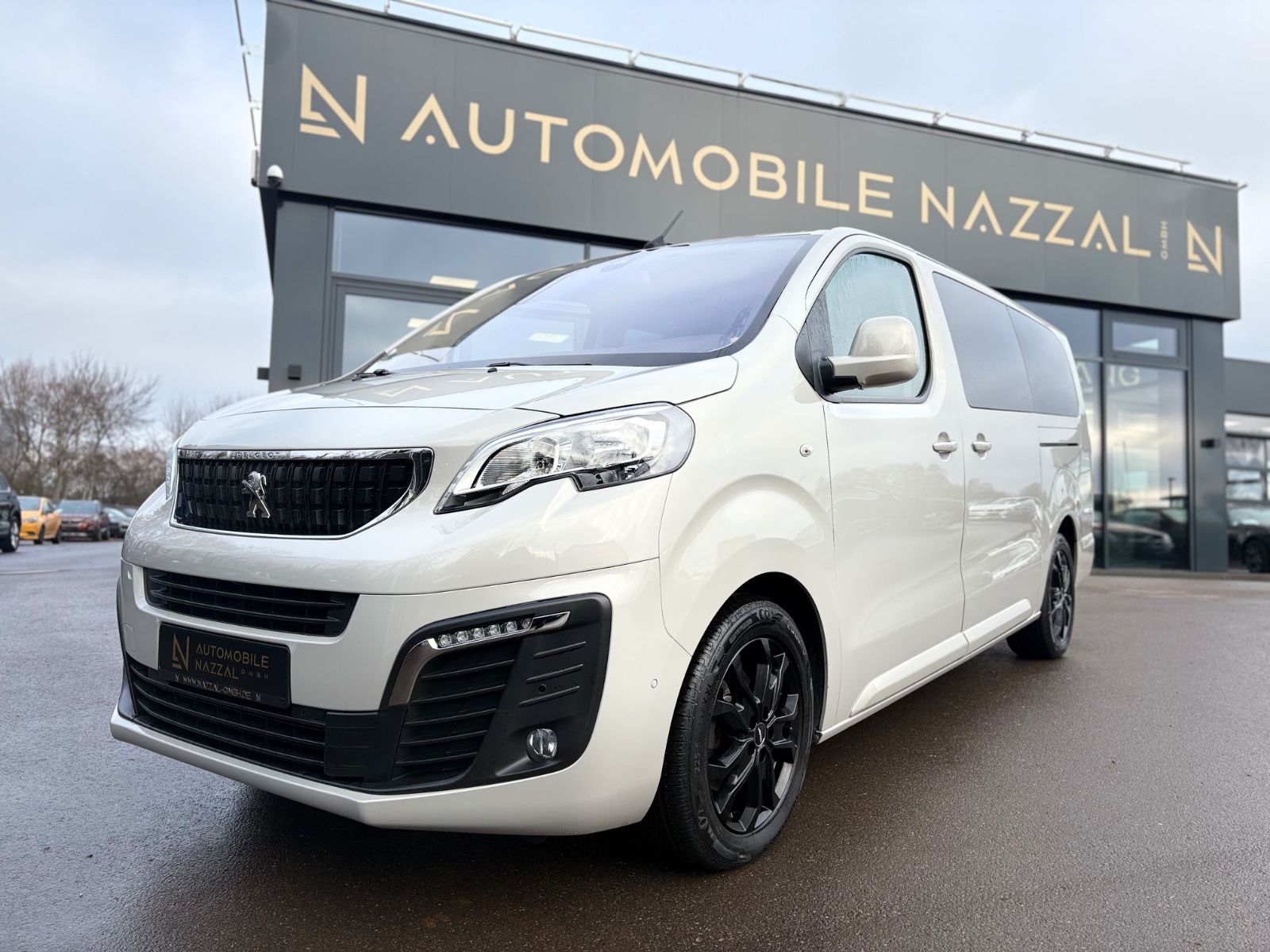 Fahrzeugabbildung Peugeot TRAVELLER HDI L2*8 SITZER*2.HD*KREIDE*2XSCHIEBE*