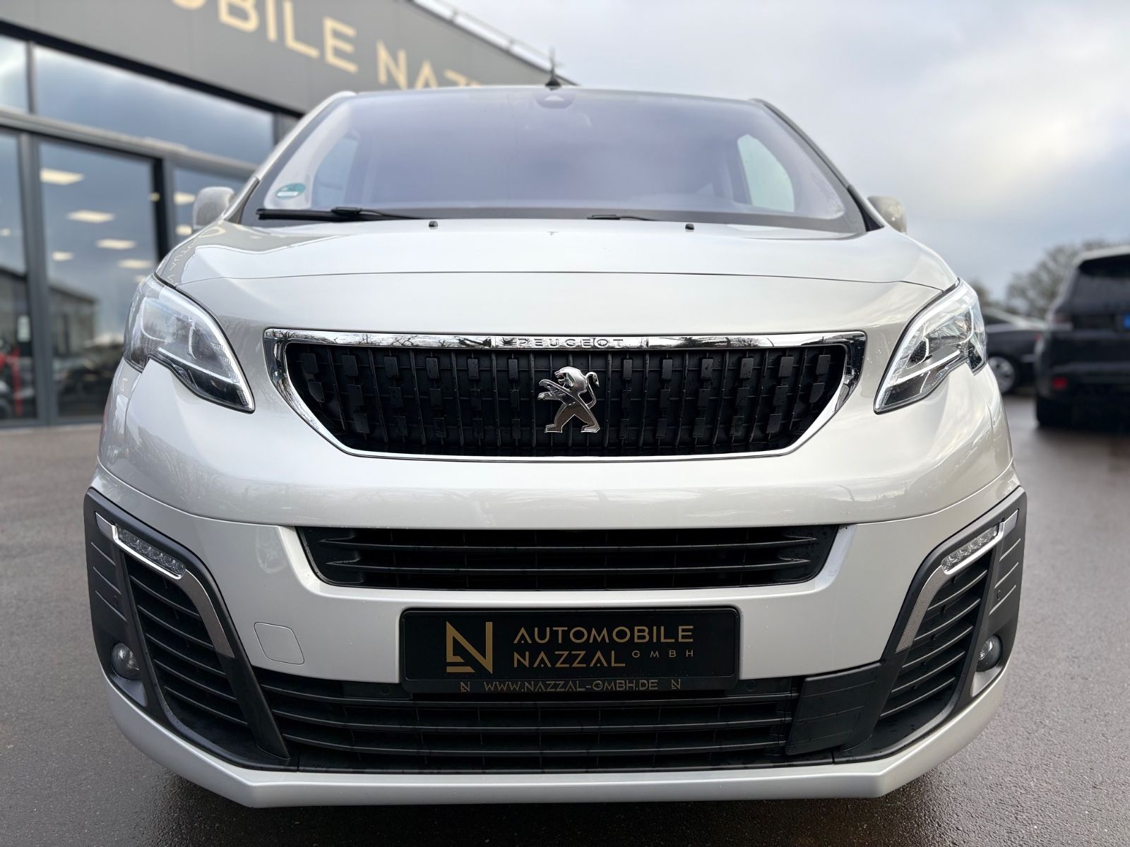 Fahrzeugabbildung Peugeot TRAVELLER HDI L2*8 SITZER*2.HD*KREIDE*2XSCHIEBE*