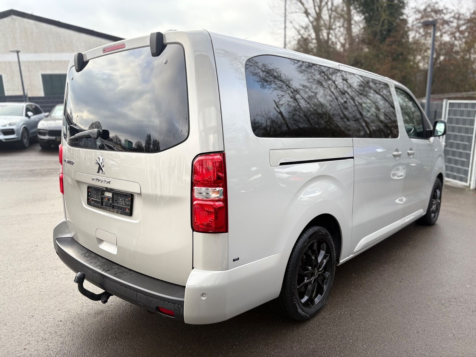 Fahrzeugabbildung Peugeot TRAVELLER HDI L2*8 SITZER*2.HD*KREIDE*2XSCHIEBE*