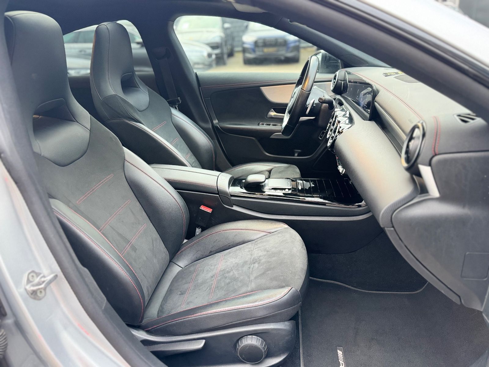 Fahrzeugabbildung Mercedes-Benz CLA 200 LIM*AUT.*NIGHT*AMG-LINE*PANO*1.HD*TOP*