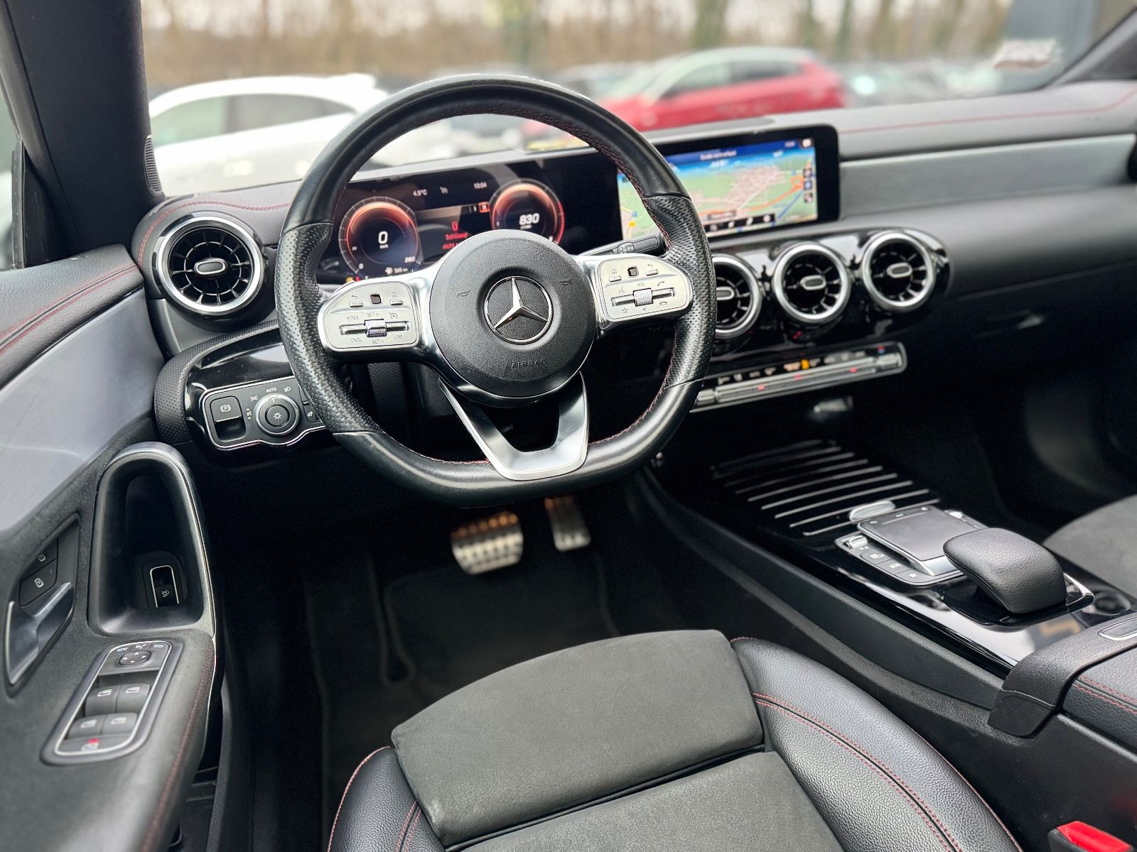 Fahrzeugabbildung Mercedes-Benz CLA 200 LIM*AUT.*NIGHT*AMG-LINE*PANO*1.HD*TOP*