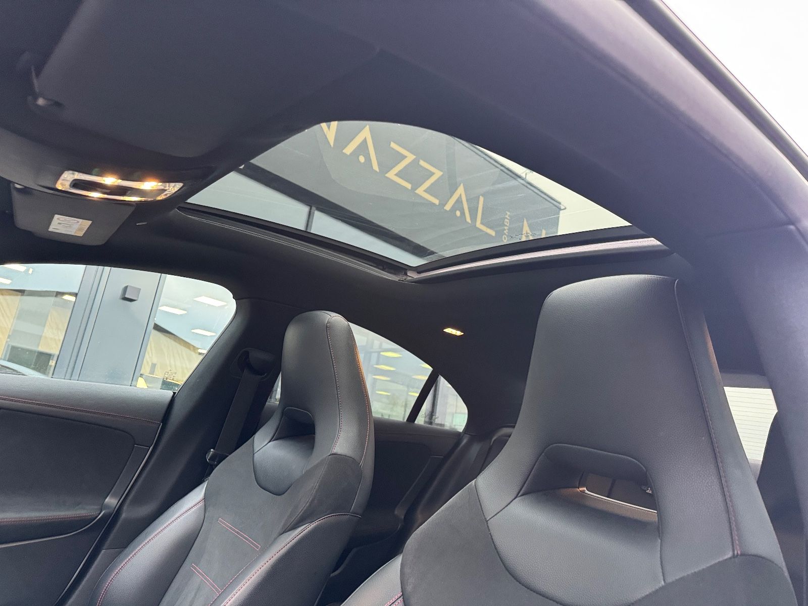 Fahrzeugabbildung Mercedes-Benz CLA 200 LIM*AUT.*NIGHT*AMG-LINE*PANO*1.HD*TOP*