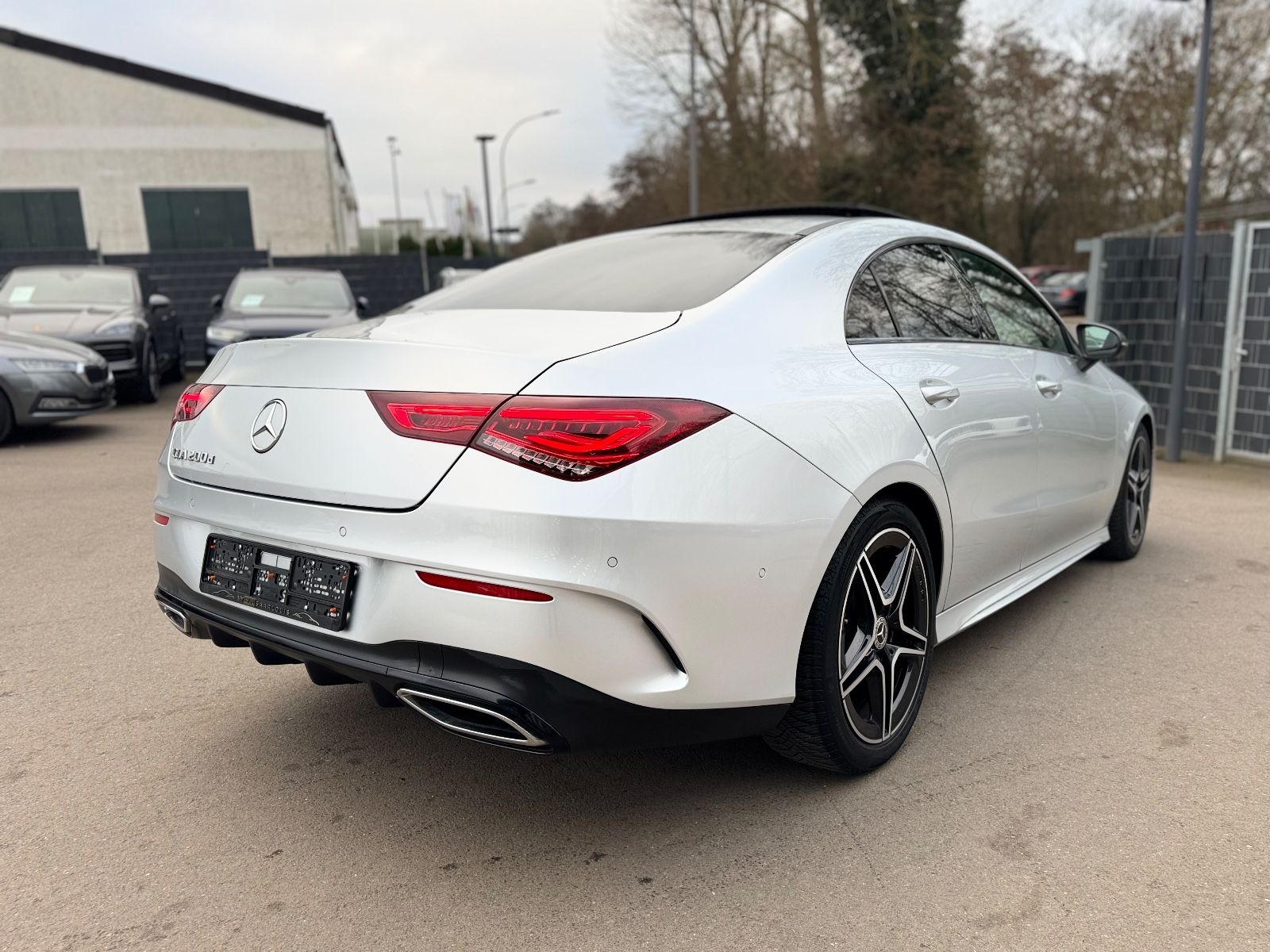 Fahrzeugabbildung Mercedes-Benz CLA 200 LIM*AUT.*NIGHT*AMG-LINE*PANO*1.HD*TOP*