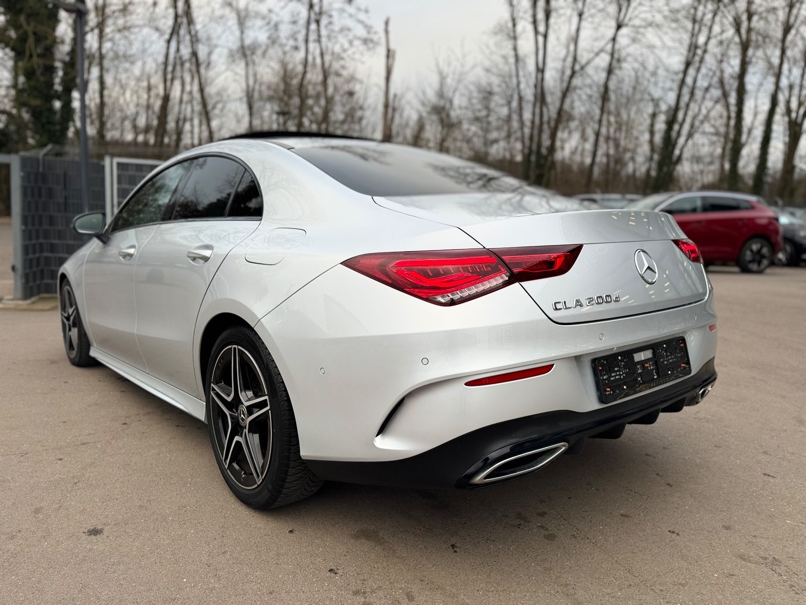 Fahrzeugabbildung Mercedes-Benz CLA 200 LIM*AUT.*NIGHT*AMG-LINE*PANO*1.HD*TOP*