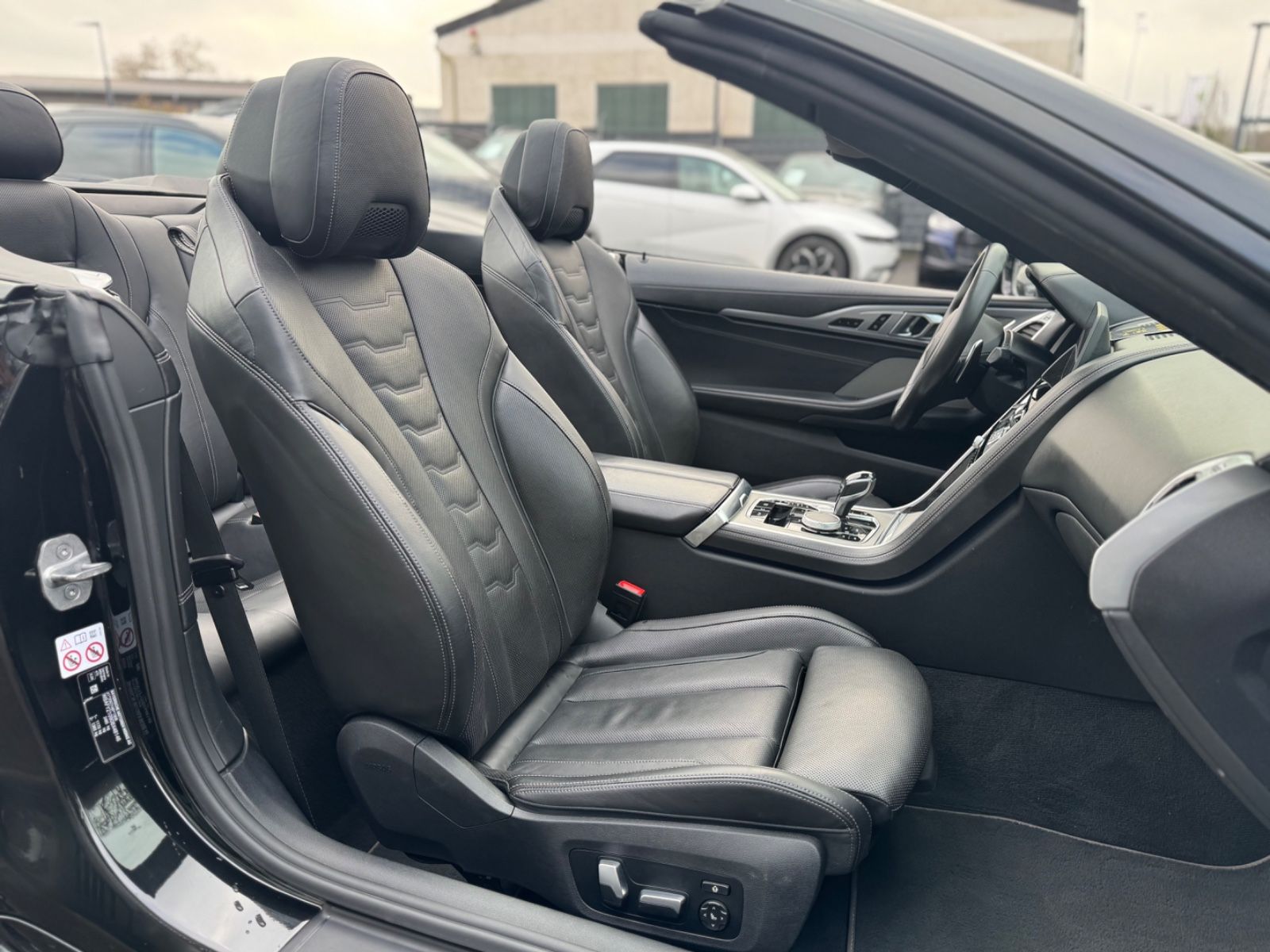 Fahrzeugabbildung BMW 840d xDRIVE CABRIO M SPORT*KAMERA*NACKENHZG.*