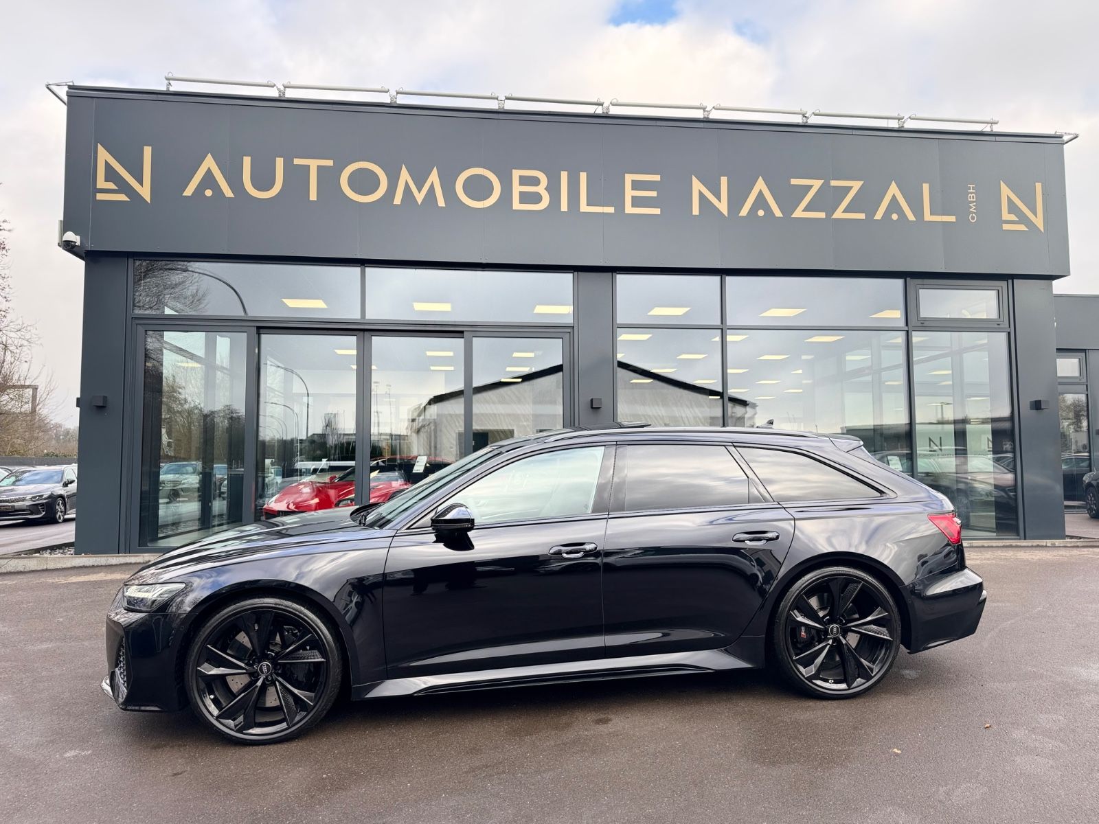 Fahrzeugabbildung Audi RS6 AVANT QUATTRO PERFORMANCE*22.Z*CARBON*AHK*