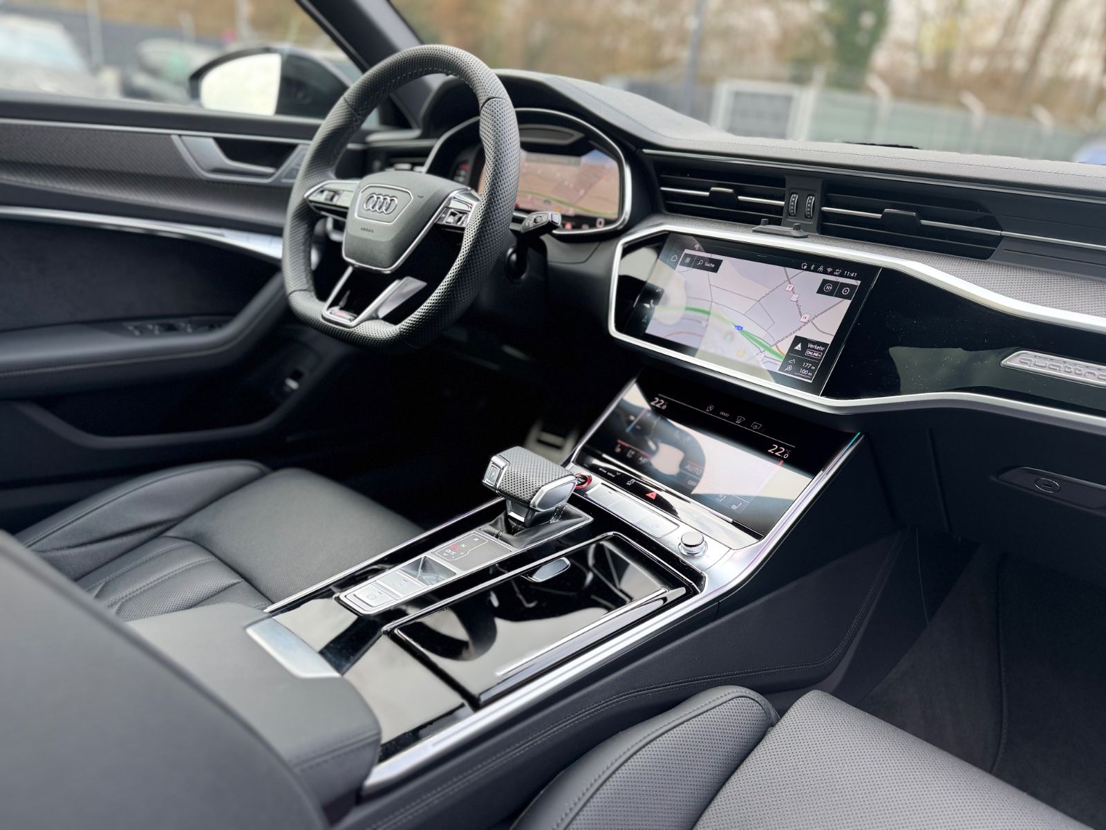 Fahrzeugabbildung Audi RS6 AVANT QUATTRO PERFORMANCE*22.Z*CARBON*AHK*