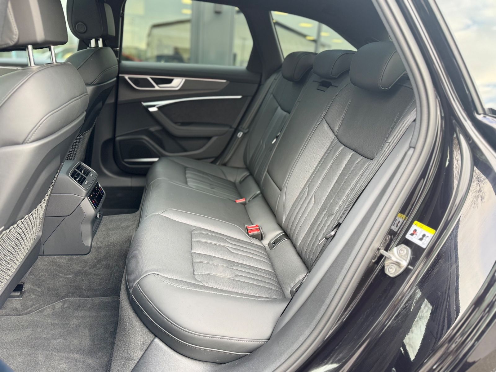 Fahrzeugabbildung Audi RS6 AVANT QUATTRO PERFORMANCE*22.Z*CARBON*AHK*