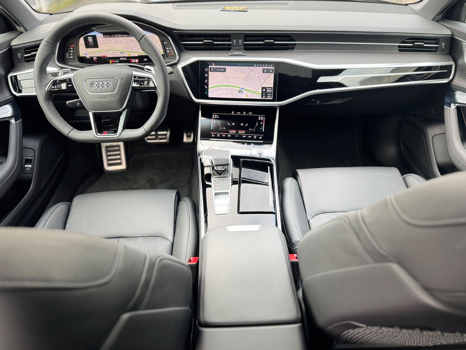 Fahrzeugabbildung Audi RS6 AVANT QUATTRO PERFORMANCE*22.Z*CARBON*AHK*