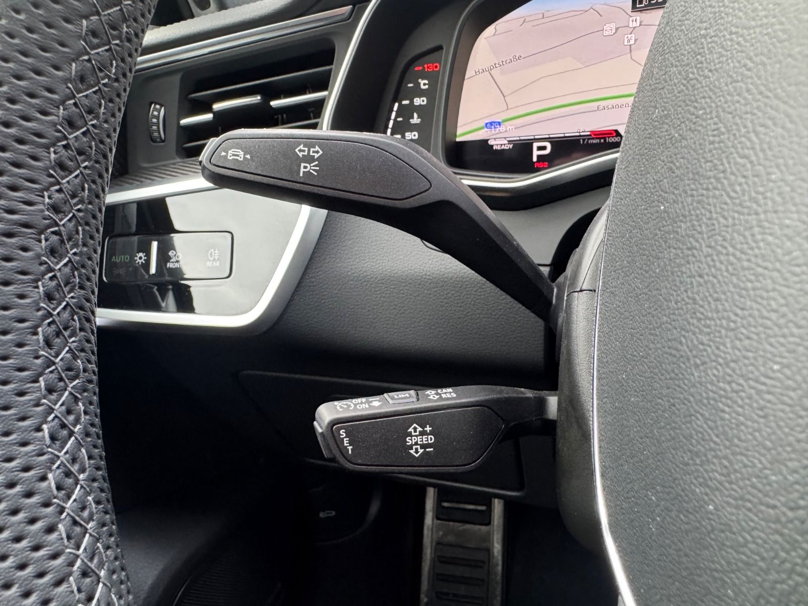 Fahrzeugabbildung Audi RS6 AVANT QUATTRO PERFORMANCE*22.Z*CARBON*AHK*