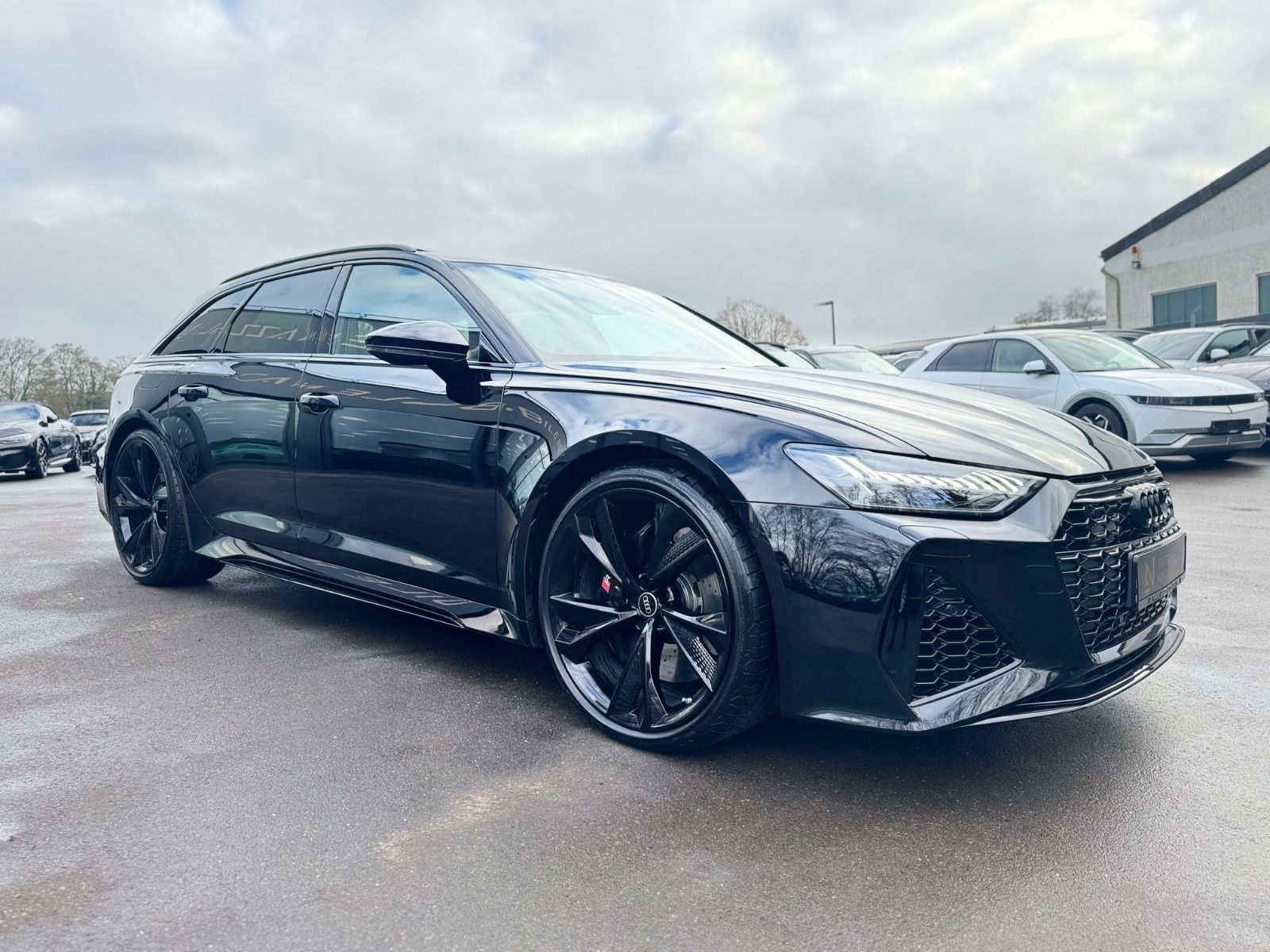 Fahrzeugabbildung Audi RS6 AVANT QUATTRO PERFORMANCE*22.Z*CARBON*AHK*