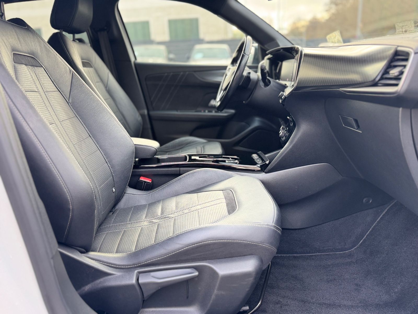 Fahrzeugabbildung Opel MOKKA ULTIMATE*AUT.*LEDER*LED*NAVI*KAMERA*DAB+