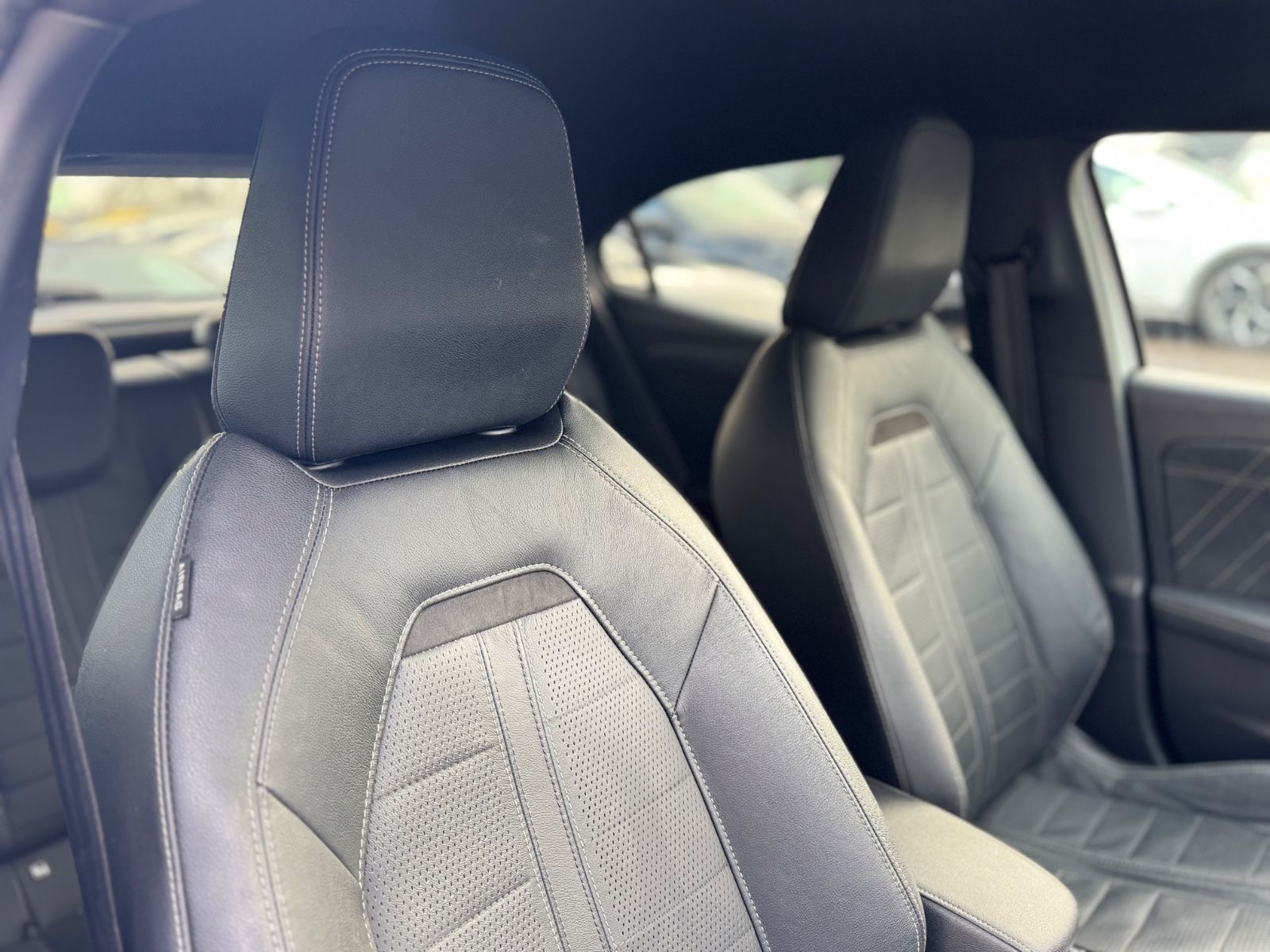 Fahrzeugabbildung Opel MOKKA ULTIMATE*AUT.*LEDER*LED*NAVI*KAMERA*DAB+