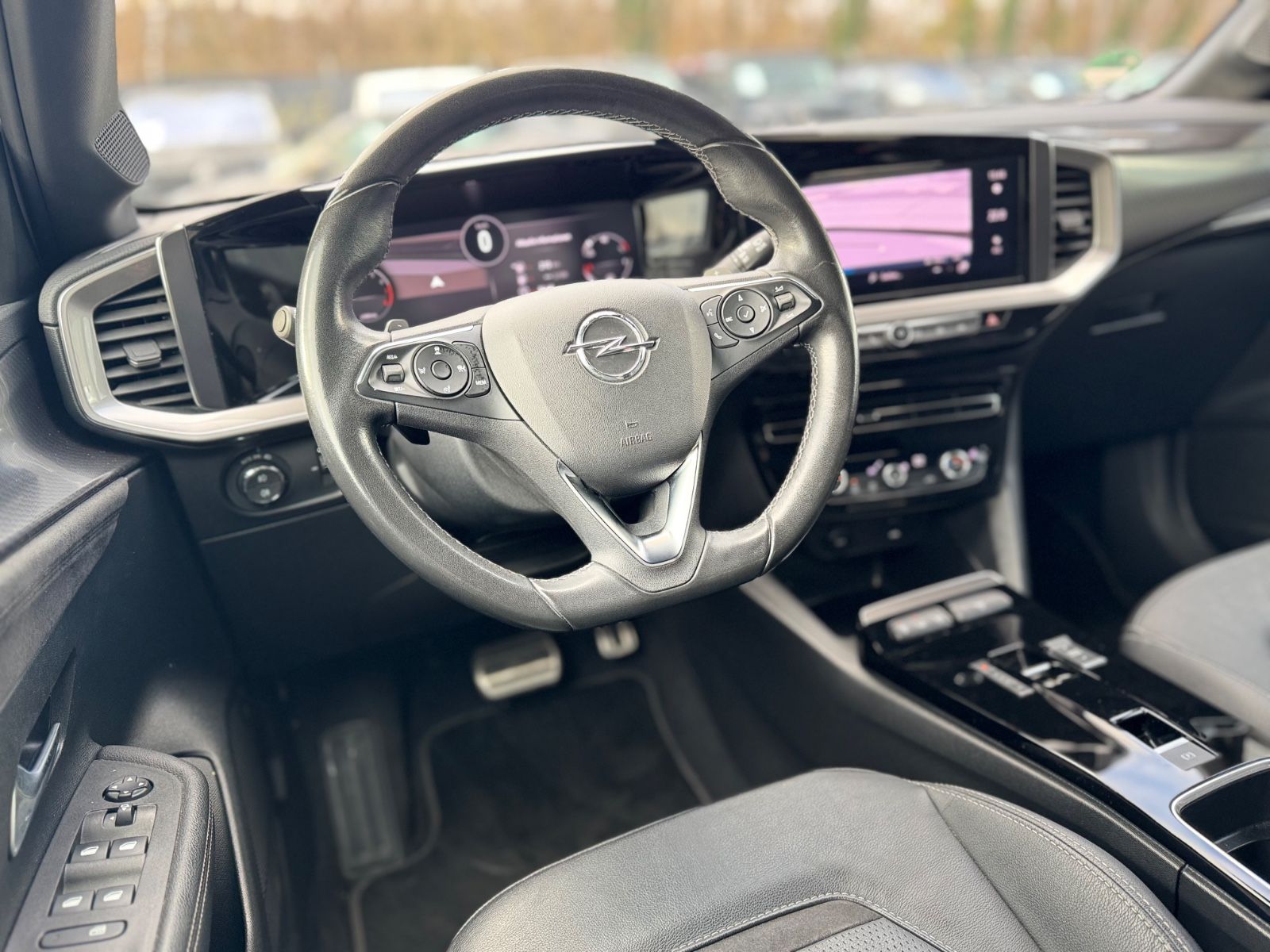 Fahrzeugabbildung Opel MOKKA ULTIMATE*AUT.*LEDER*LED*NAVI*KAMERA*DAB+