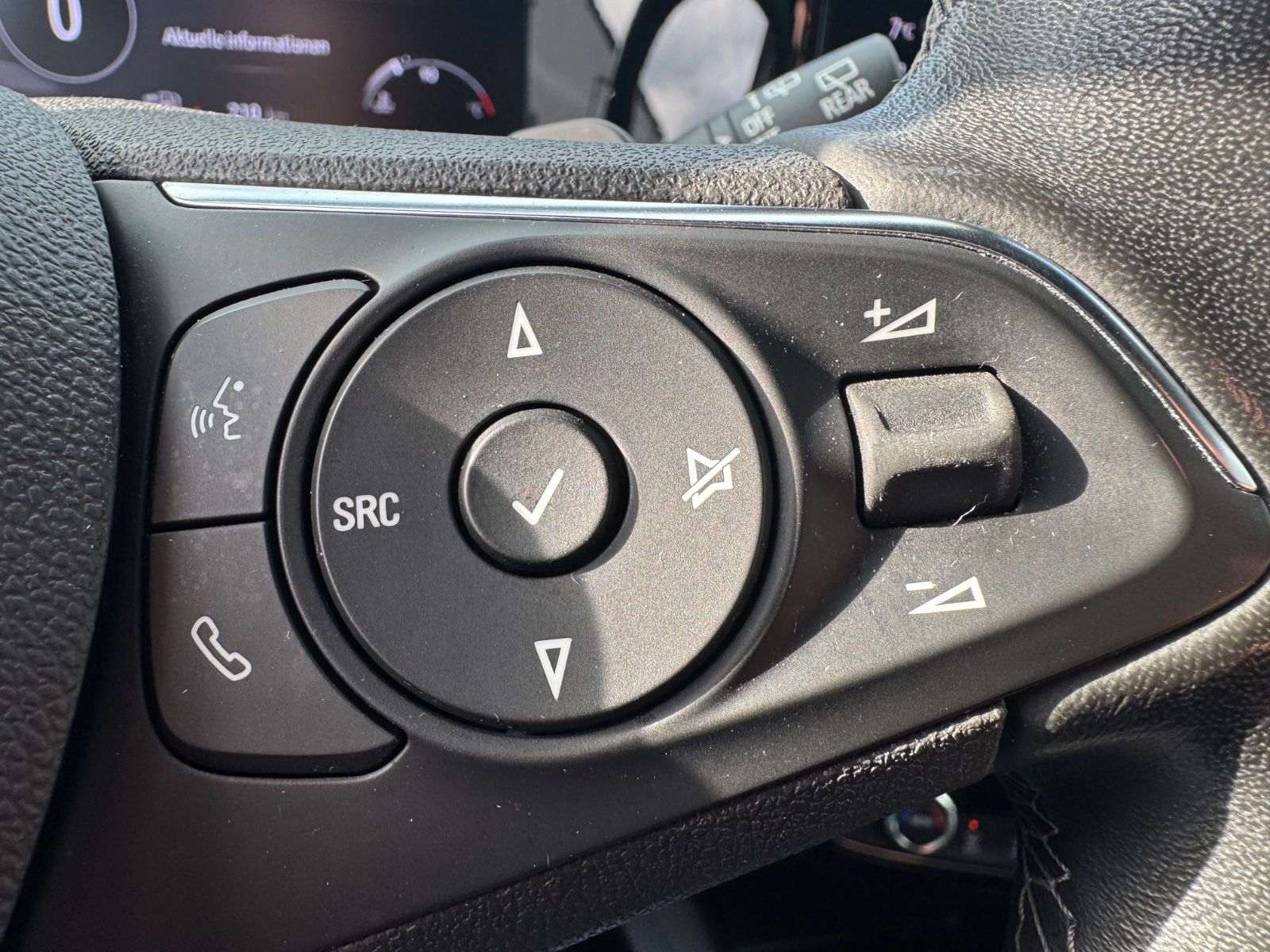 Fahrzeugabbildung Opel MOKKA ULTIMATE*AUT.*LEDER*LED*NAVI*KAMERA*DAB+