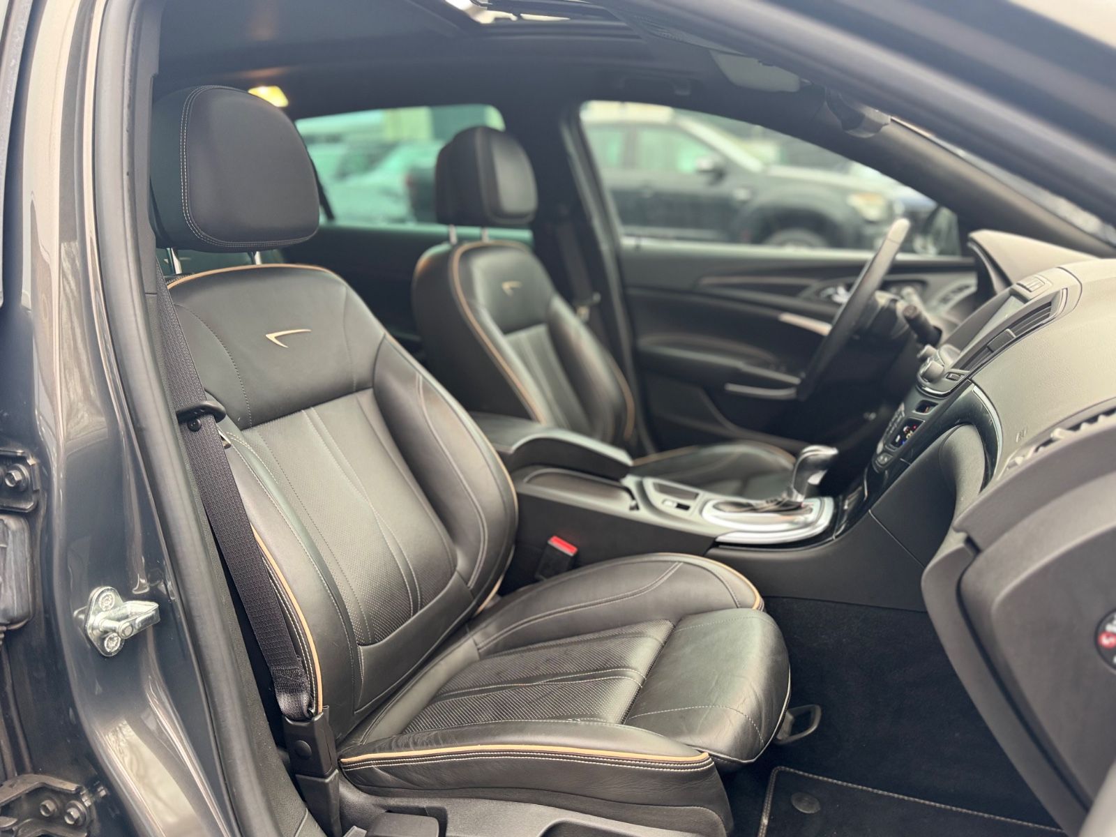 Fahrzeugabbildung Opel INSIGNIA A COUNTRY T 4x4*LEDER*NAVI*R-KAMERA*