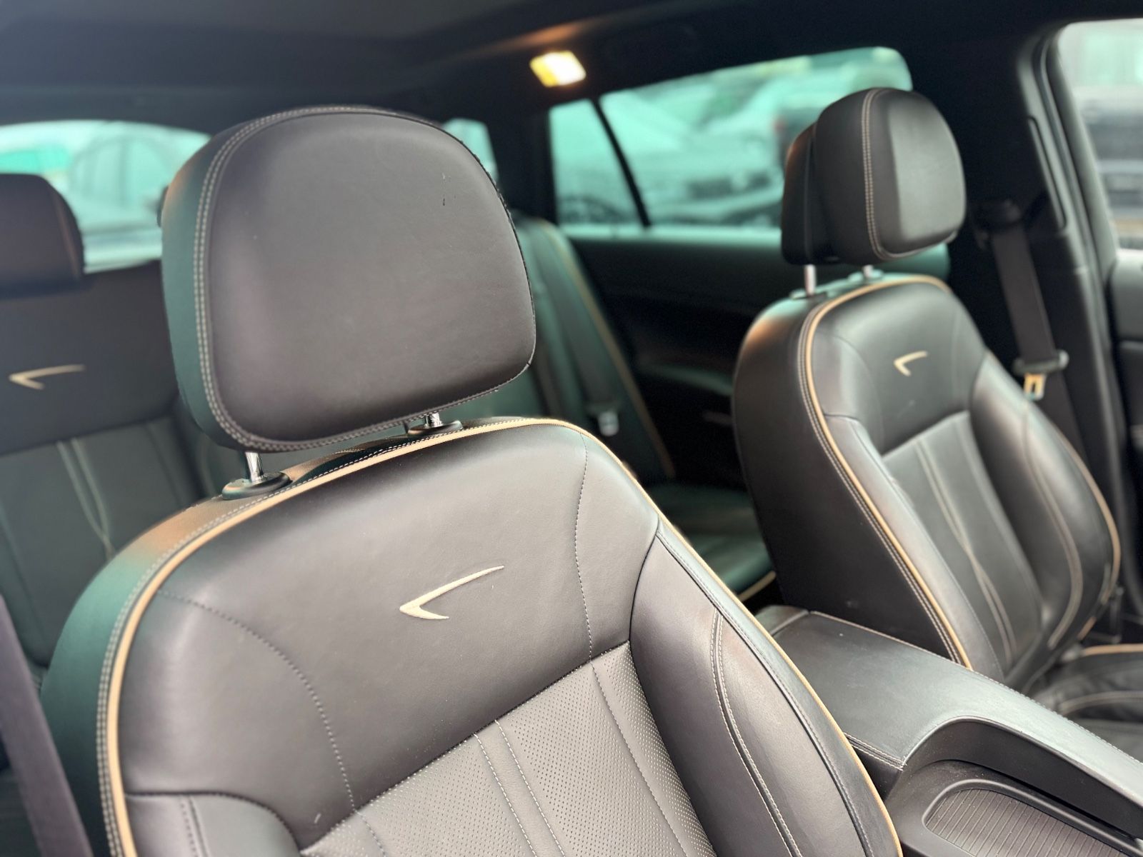 Fahrzeugabbildung Opel INSIGNIA A COUNTRY T 4x4*LEDER*NAVI*R-KAMERA*