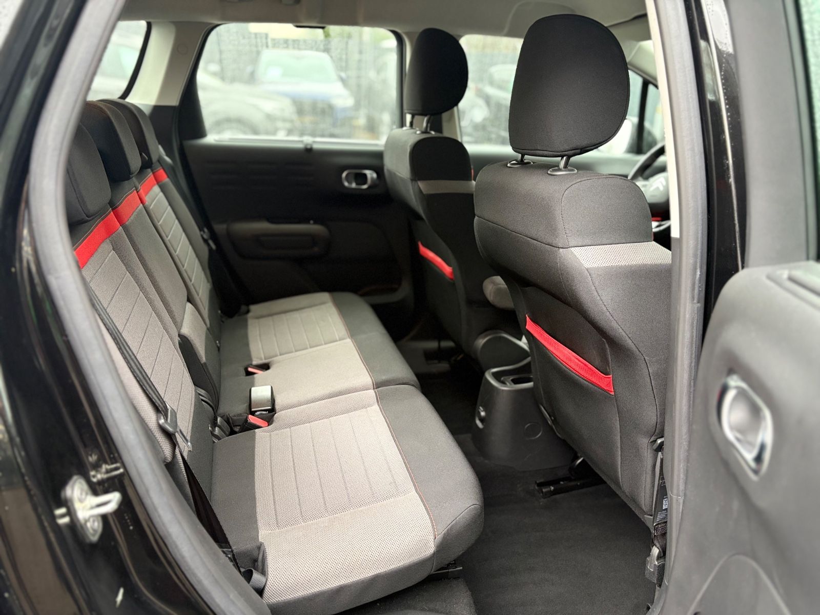 Fahrzeugabbildung Citroën C3 AIRCROSS FEEL*AUTOMATIK*PDC*SITZHEIZUNG*TOP*